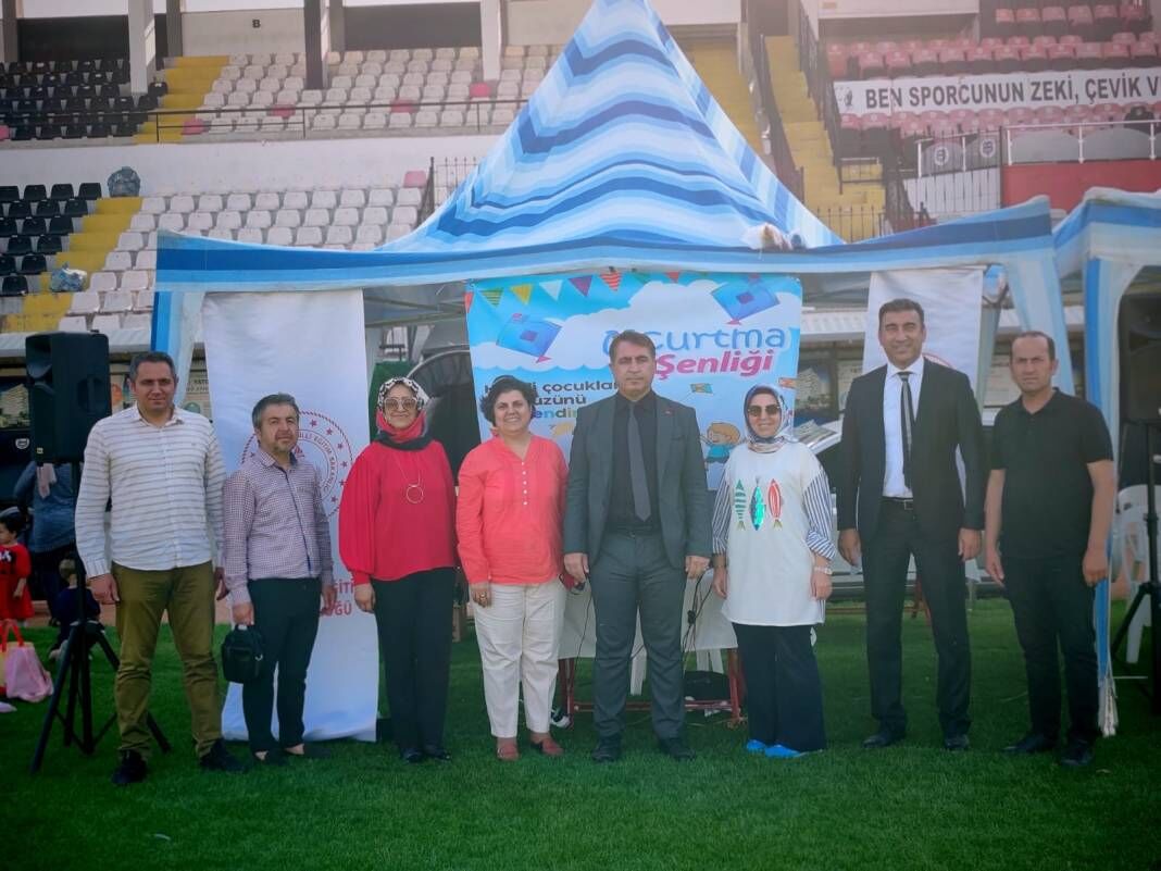 Nazilli'de gökyüzü renklendi