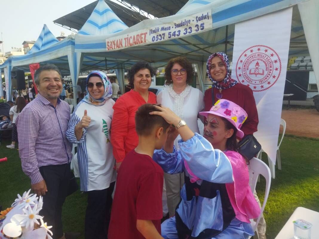Nazilli'de gökyüzü renklendi
