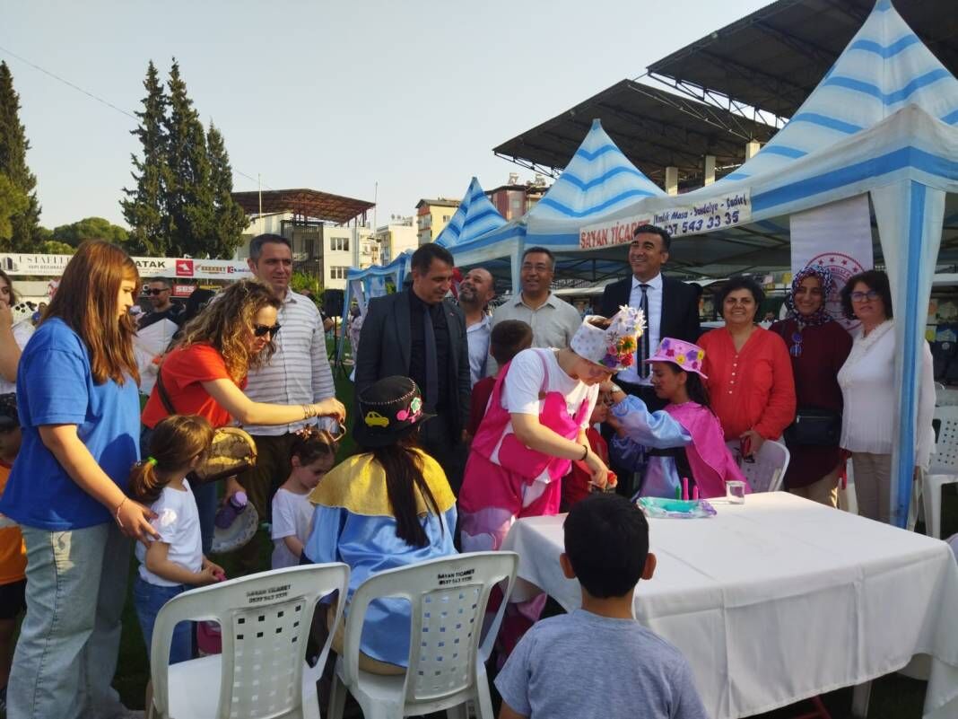 Nazilli'de gökyüzü renklendi