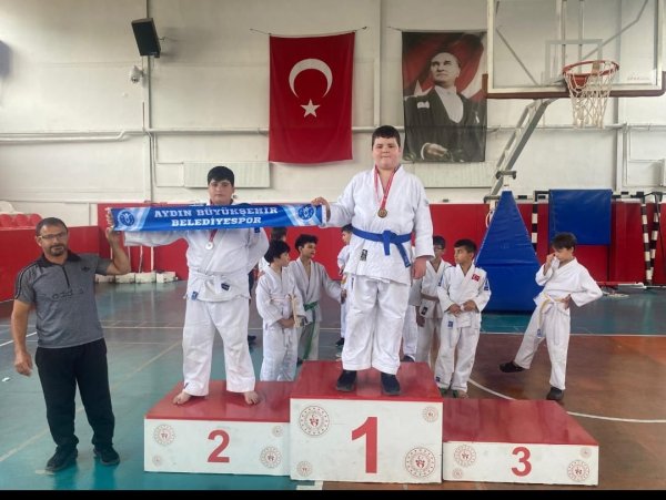 judoda-onemli-basari-yakaladilar-469659-69cae26a2241cbc336ae3e7abdb8068f.jpg