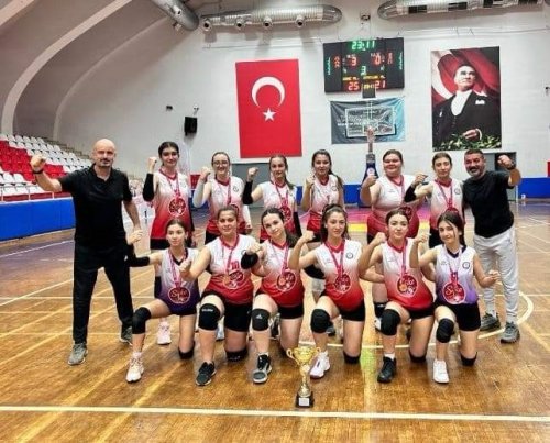 soke-lisesi-kizlari-sampiyon-470675-fad5f9d99a000580f9b9a4e32cf44229.jpeg