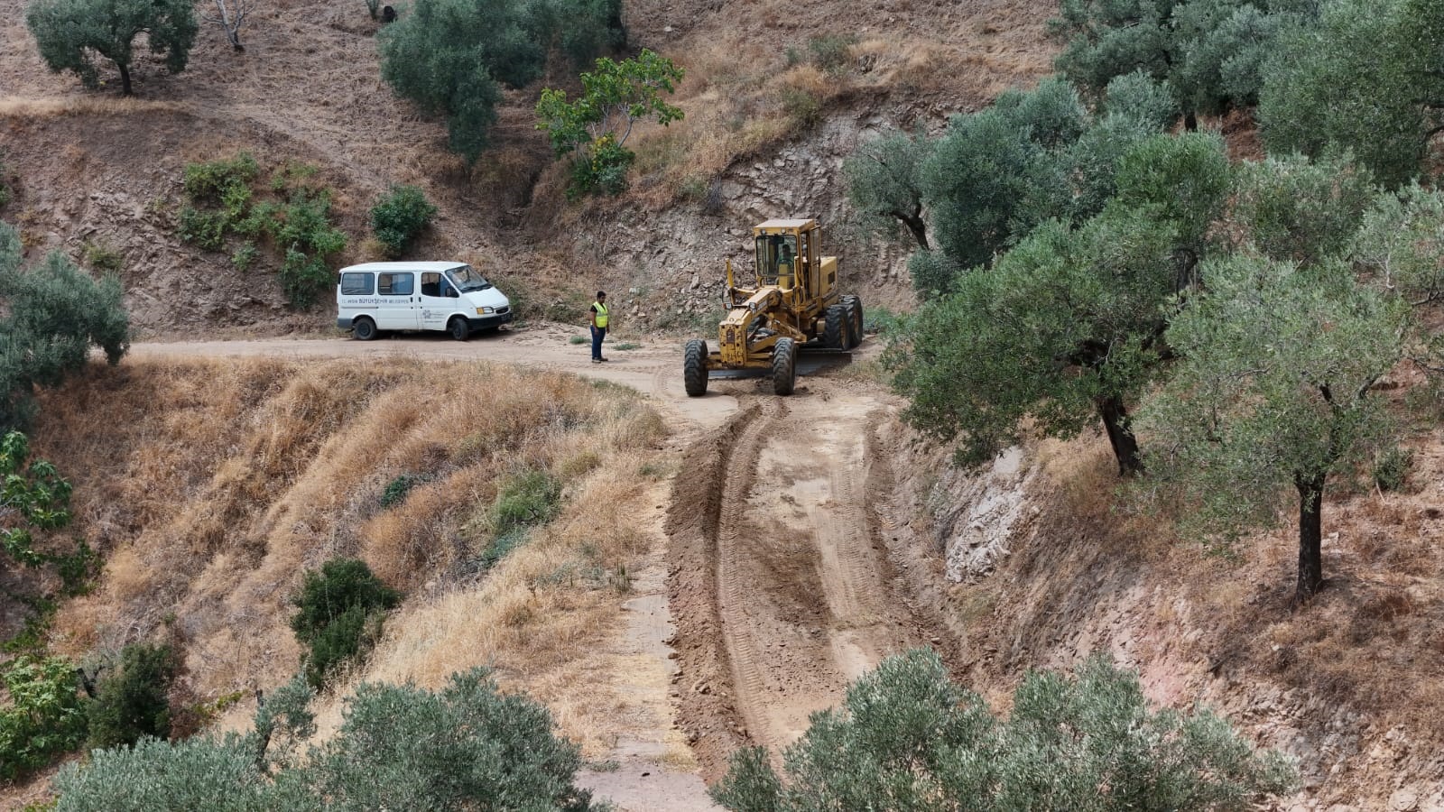 Cercioglu Kirsal Mahallelerimizde Yol Bakim Ve Duzenleme Calismalarimiza Devam Ediyoruz 489720 Db27B0E32C0Fd2B6Bf4Cbc09B905D11B