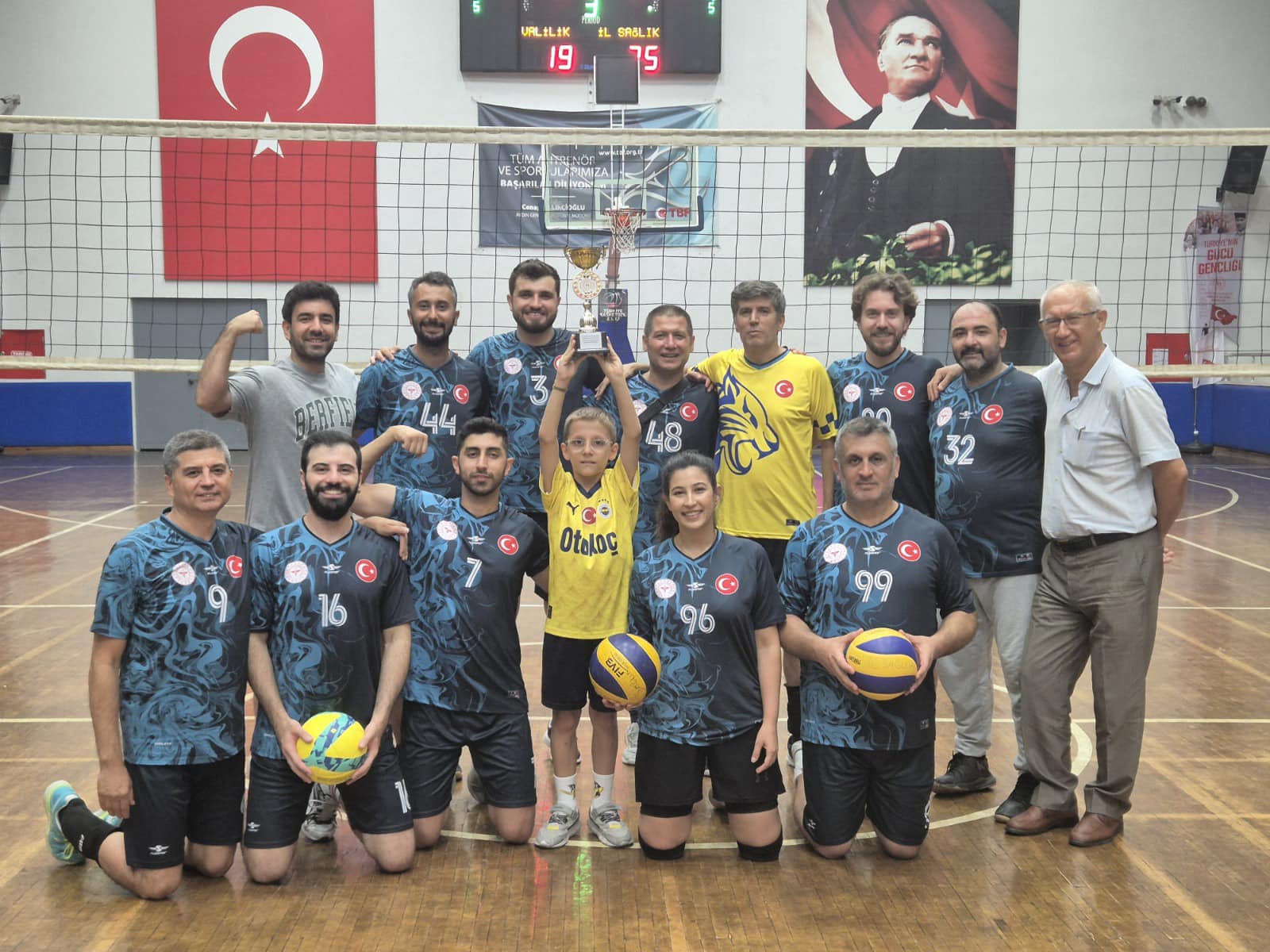 Kurumlar Arasi Voleybol Turnuvasinda Aydin Il Saglik Mudurlugu Ucuncu Oldu 489853 0D8D79D9139431Fdcb1333F29Ab43Ca6