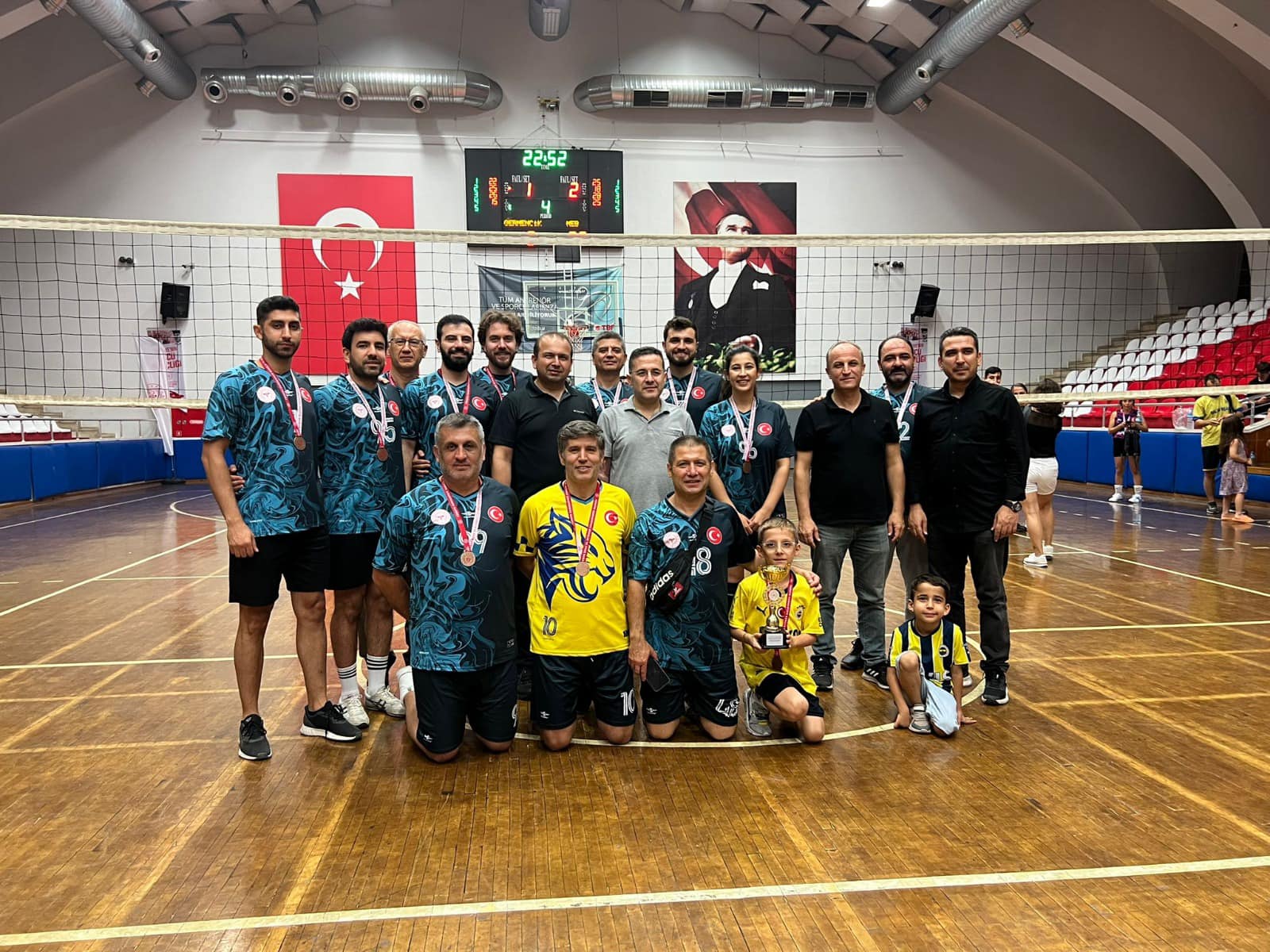 Kurumlar Arasi Voleybol Turnuvasinda Aydin Il Saglik Mudurlugu Ucuncu Oldu 489853 D01D69Dc689E73B62A6145C3980532B7