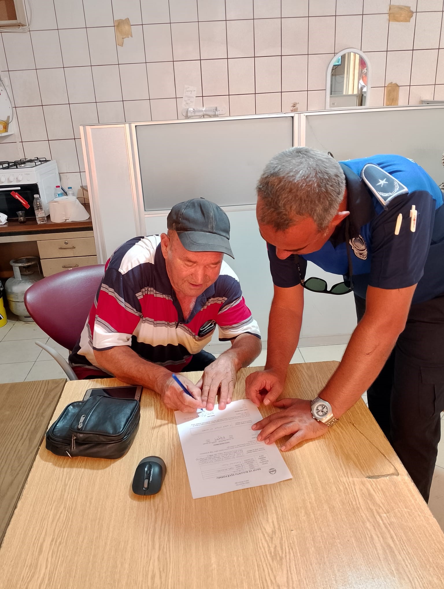 Aydın zabıtası kaybolan para dolu çantayı buldu