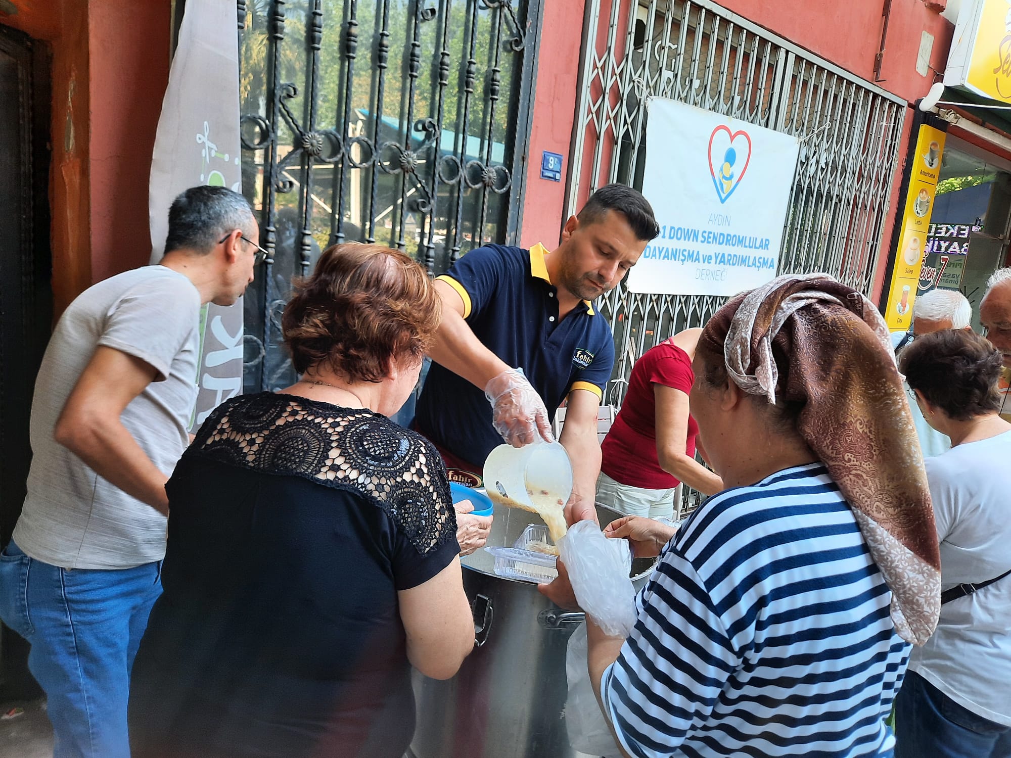 Aydın'da en özel aşure hayrı 