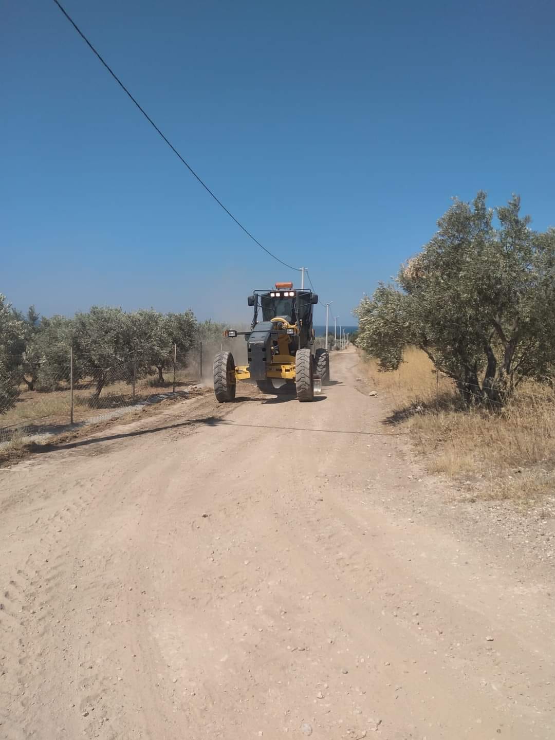 Büyükşehir Didim’de ki yolları düzenliyor