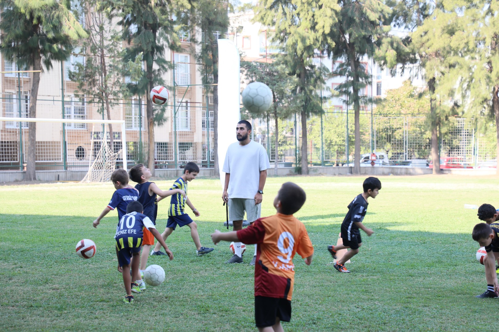 Geleceğin sporcuları yaz kurslarında yetişiyor