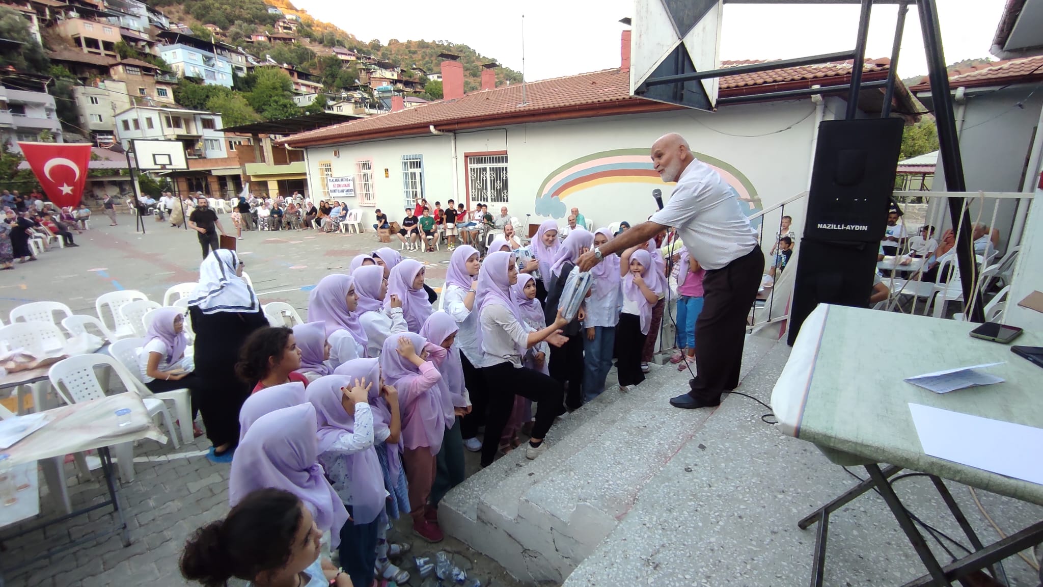 Nazilli’de başarılı öğrenciler ödüllendirildi 