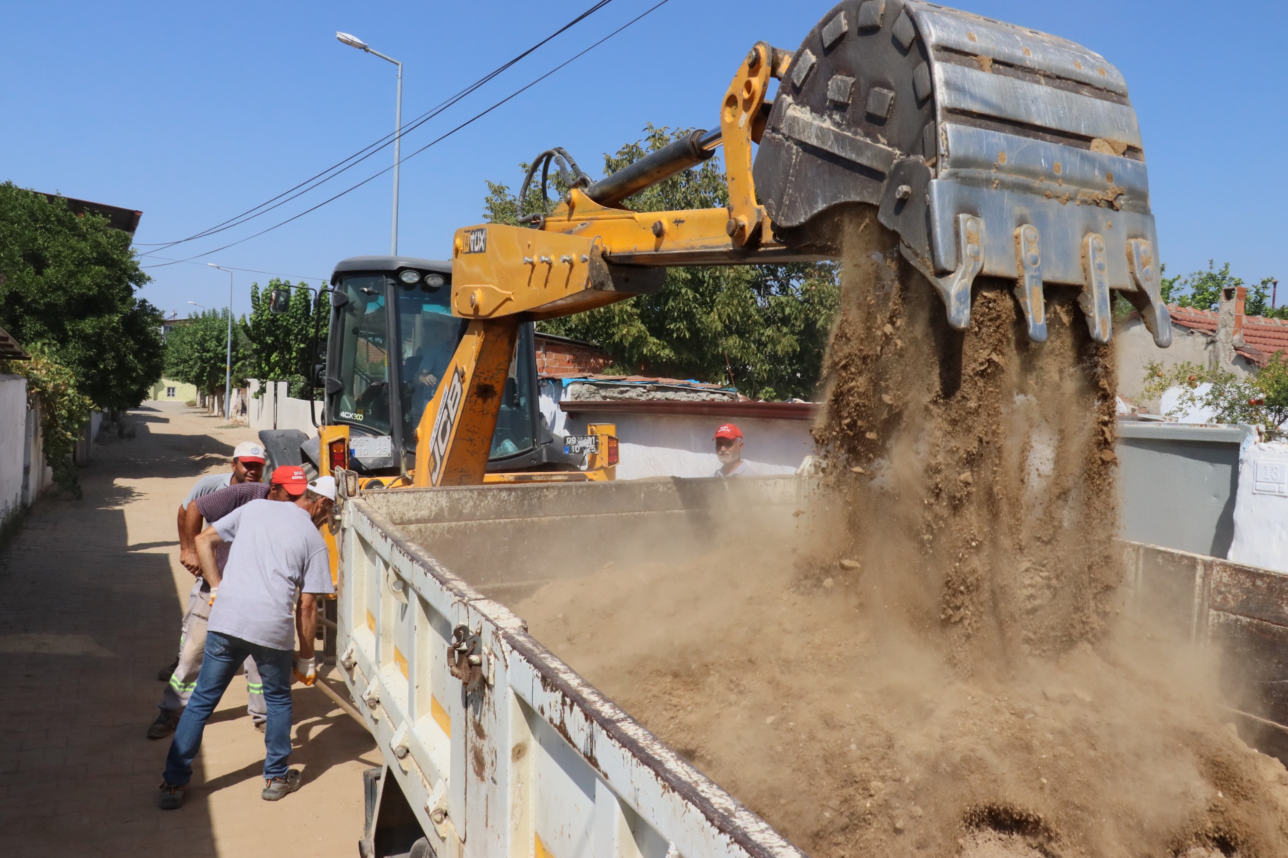 Nazillinin Koklu Sorunu Cozume Kavusuyor Deforme Olan Bir Yol Daha Yenileniyor 492615 Df4D02946404Df36Cbdba5C27Ee7E066