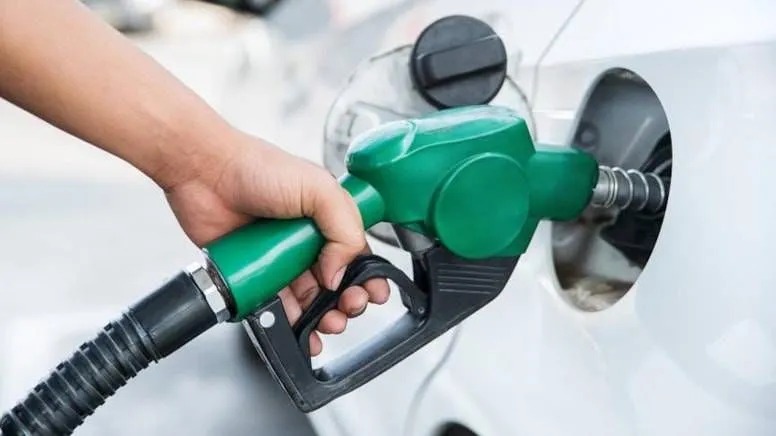 Araçlar nefes alacak: Benzine indirim geliyor