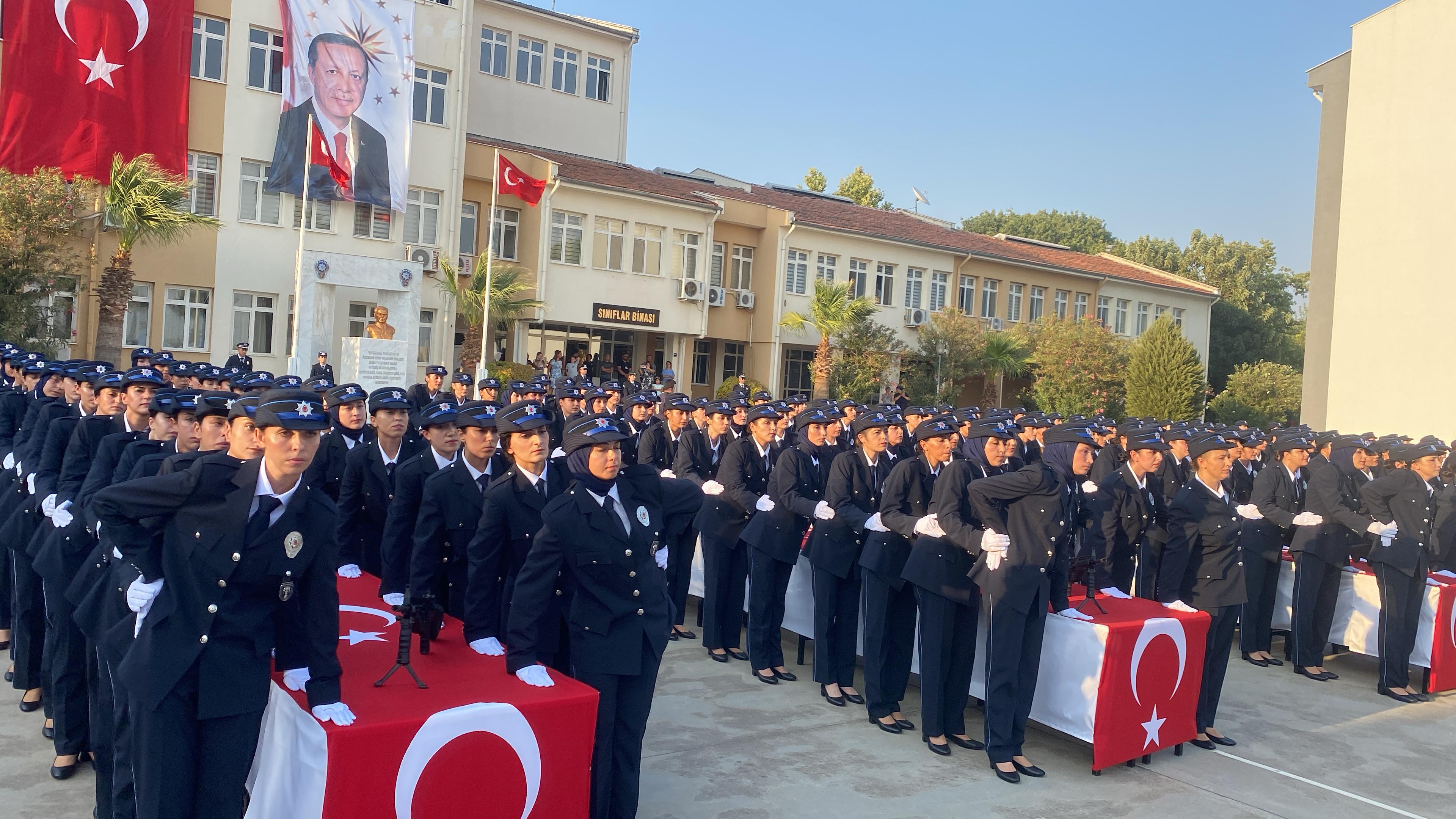 Aydın'da 198 yeni kadın polis kep attı 