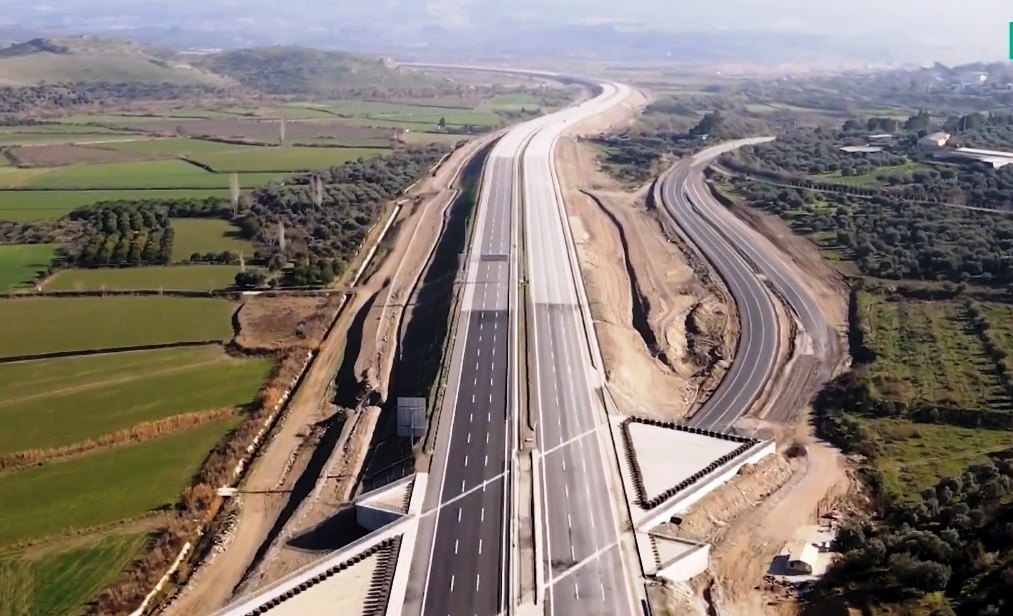 Aydın-Denizli Otoyolu teknik özellikleriyle de öne çıkıyor 