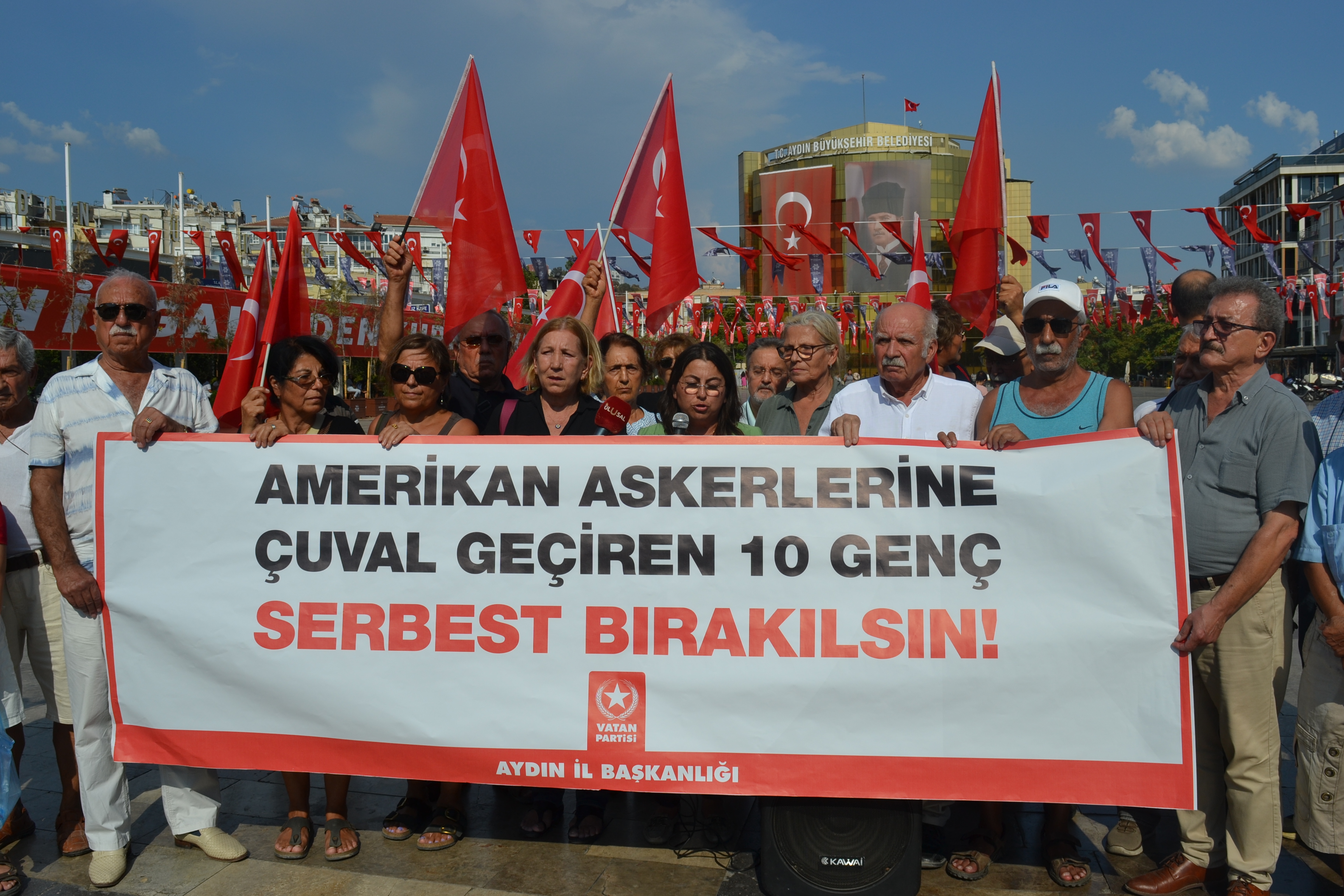 Vatan Partisi tutuklamaları protesto etti 