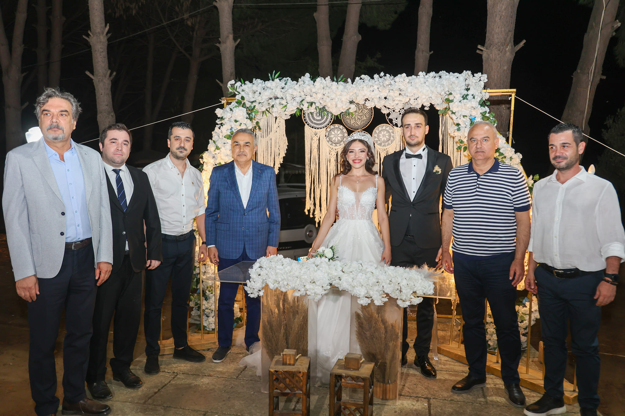 AK Parti’li Savaş yeğeninin nikah şahitliğini yaptı