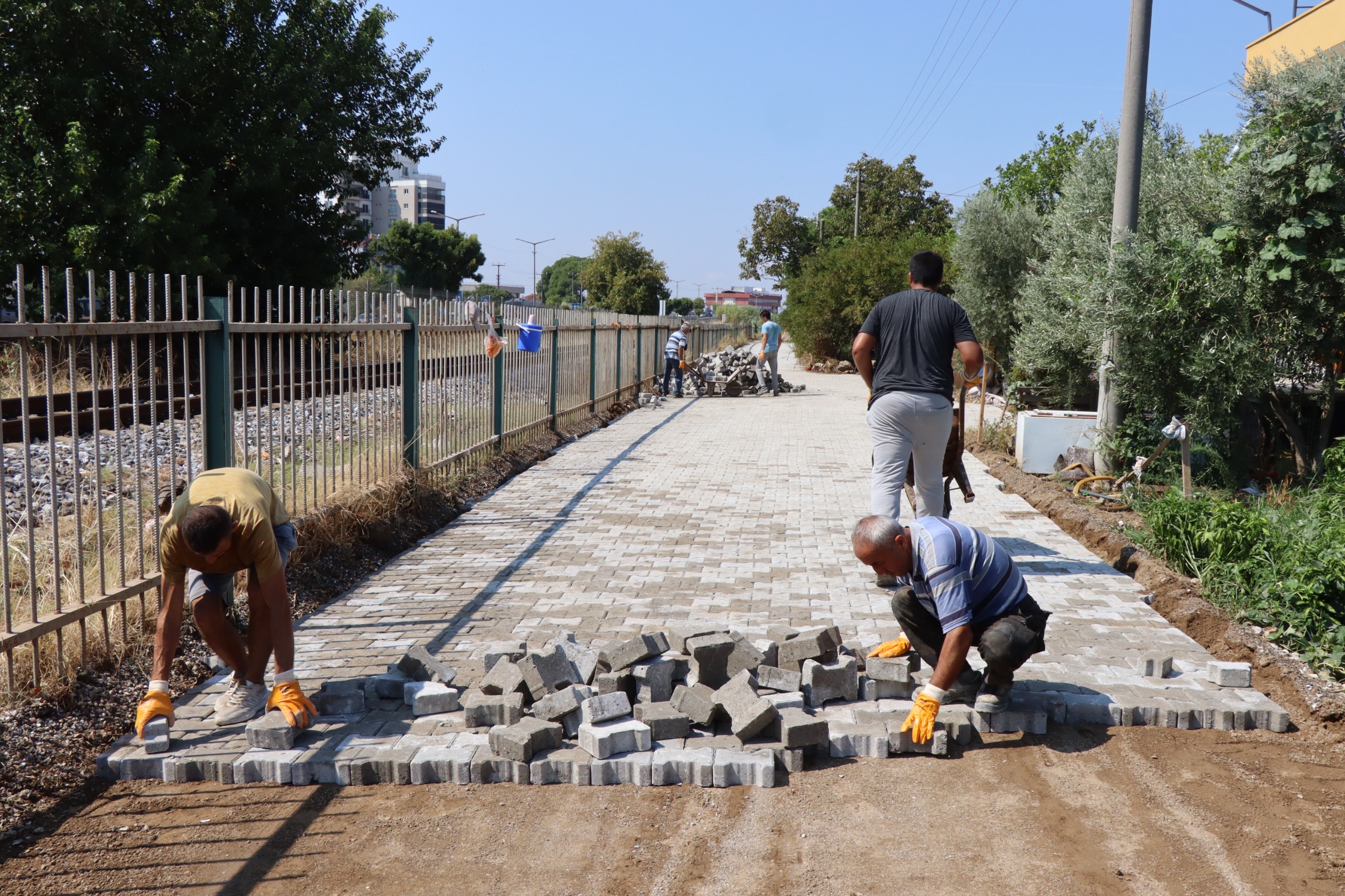 Vatandastan Gelen Talepler Yerine Getiriliyor Toprak Yol Parke Tasiyla Kaplandi 503095 Bad5114E9F59B9C444Ab6Bf28Fbc6D13