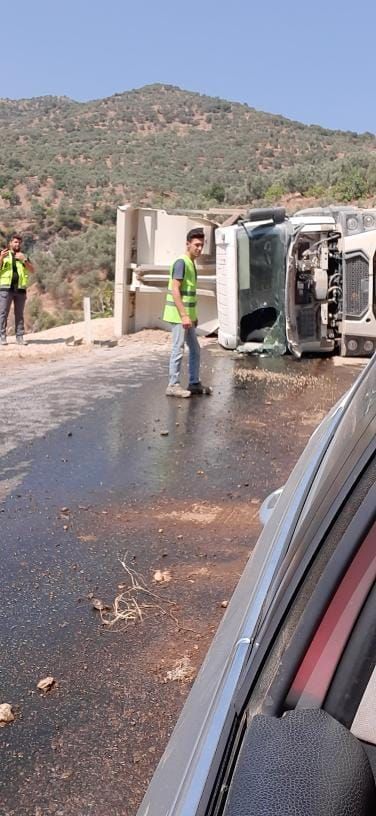 Köşk'te feci kaza: Kamyon devrildi, yol trafiğe kapatıldı