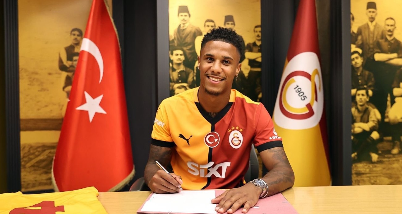 Galatasaray'a büyük şok: Yeni transfer Ismail Jakobs sakatlandı