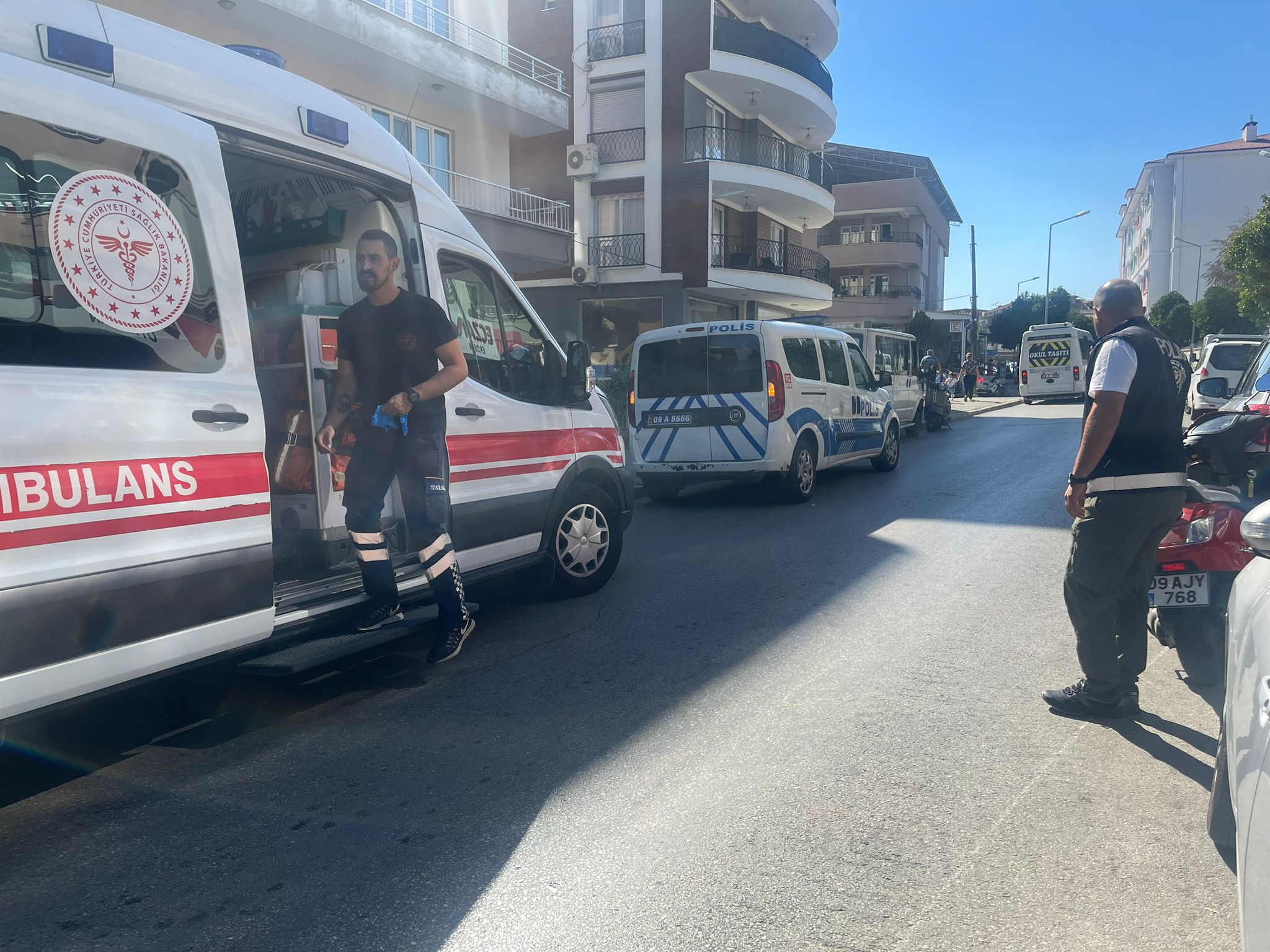 Nazilli’de motosiklet park halindeki araca çarptı: 1 yaralı