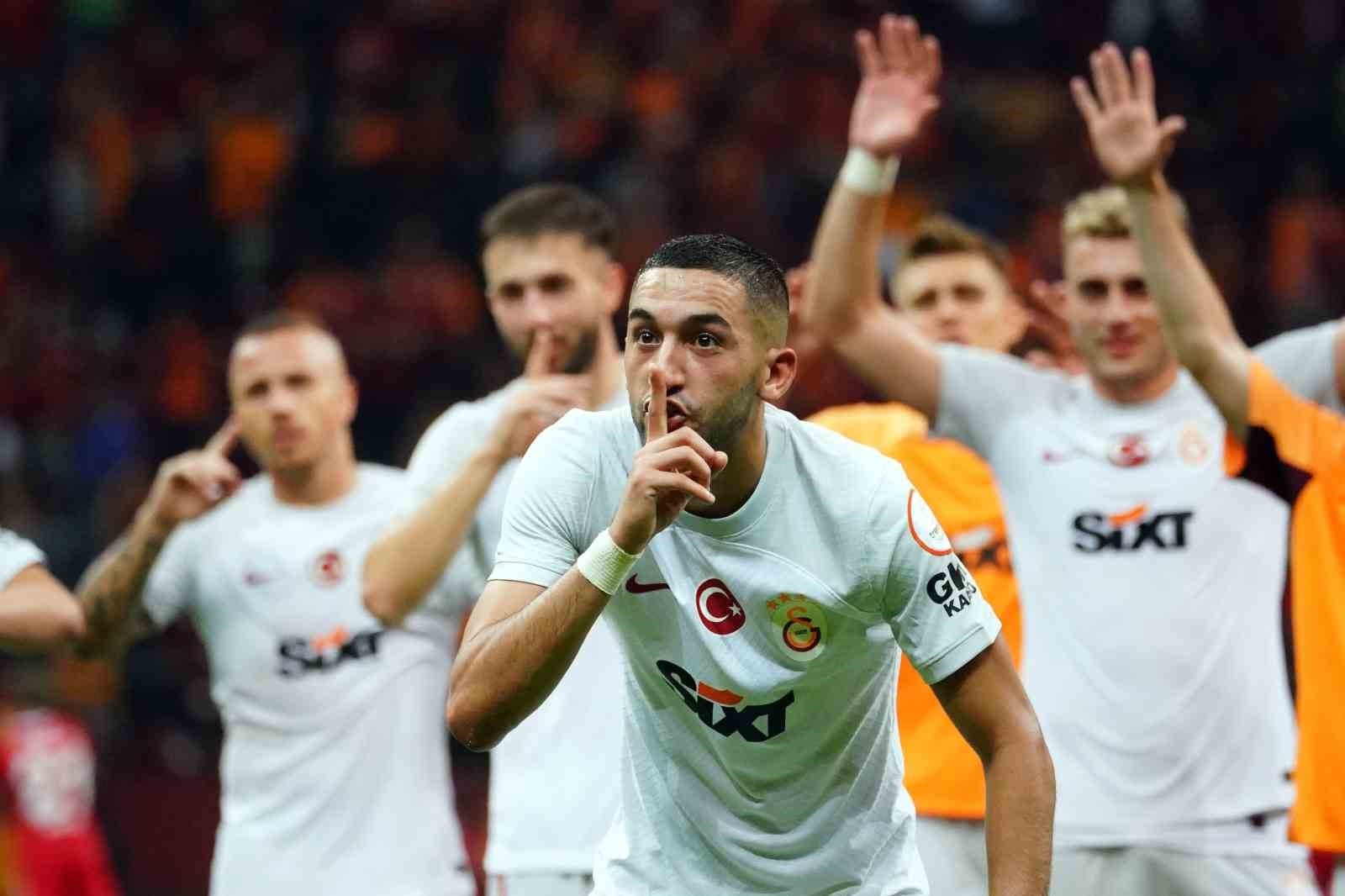 Galatasaray'da flaş karar: Okan Buruk yıldız ismin üstünü çizdi