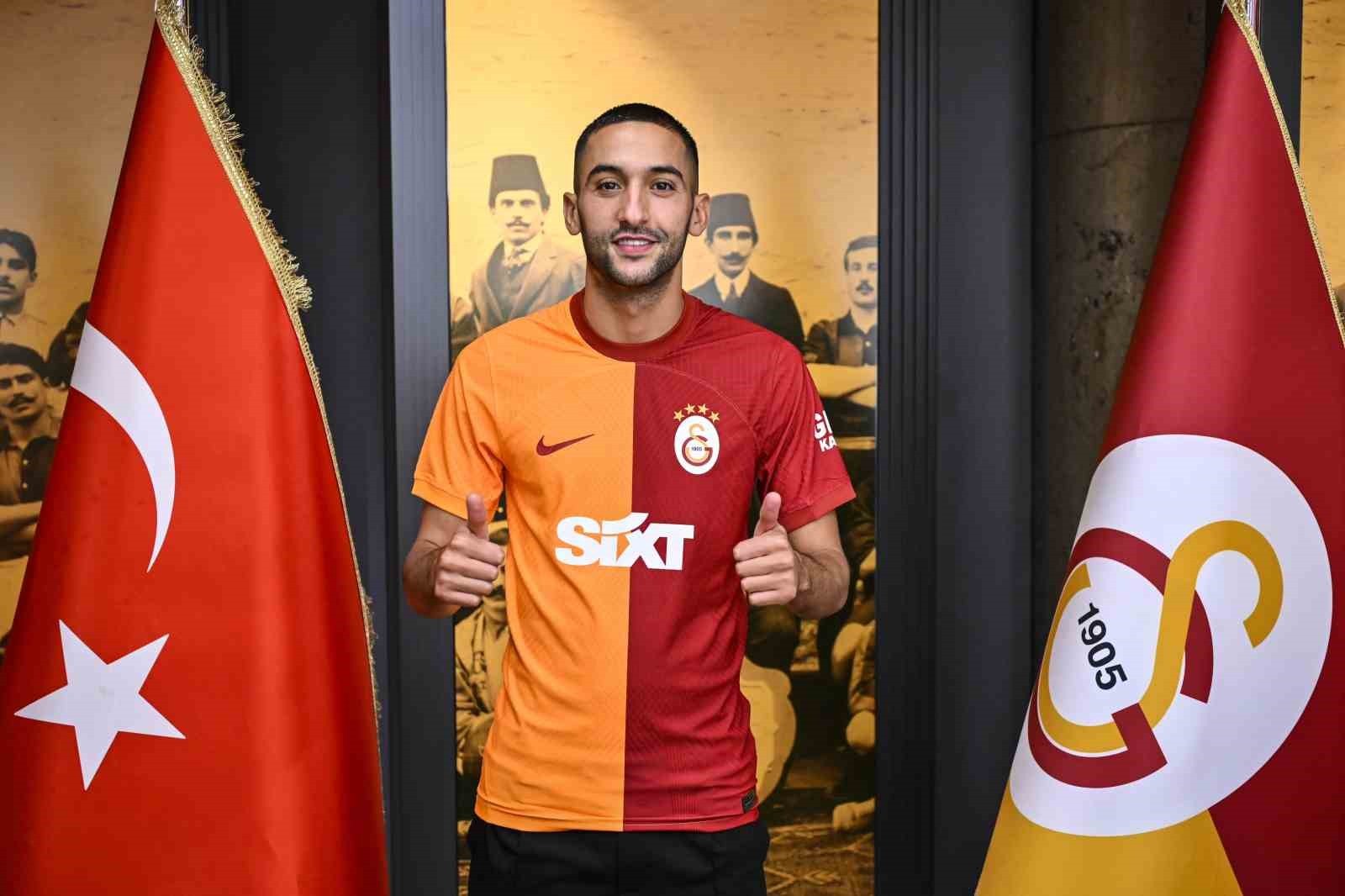 Galatasaray'da flaş karar: Okan Buruk yıldız ismin üstünü çizdi