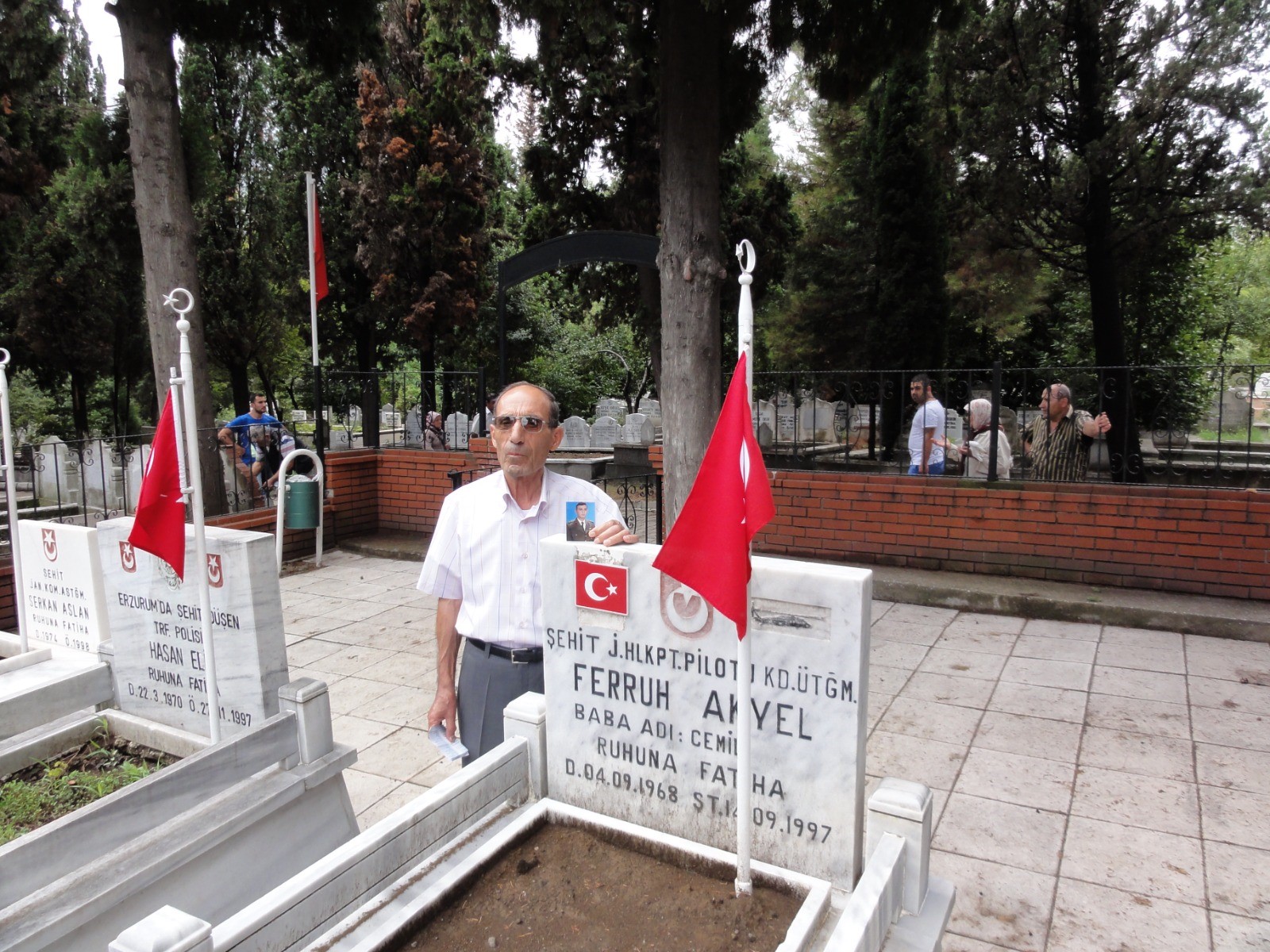 Şehit babası astsubay Cemil Akyel hayatını kaybetti