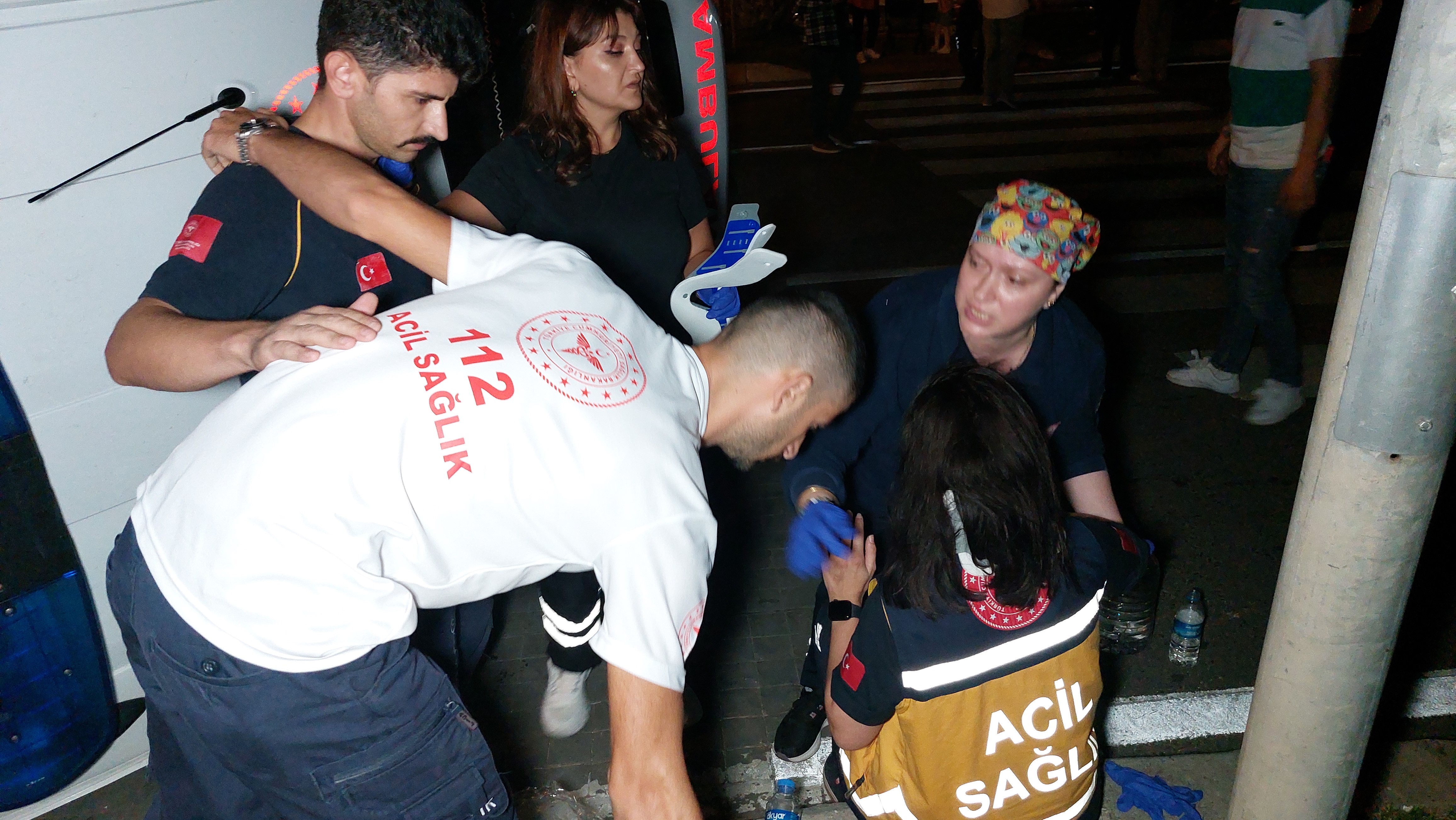 Ambulans kazaya karıştı: 4 sağlık çalışanı yaralandı 