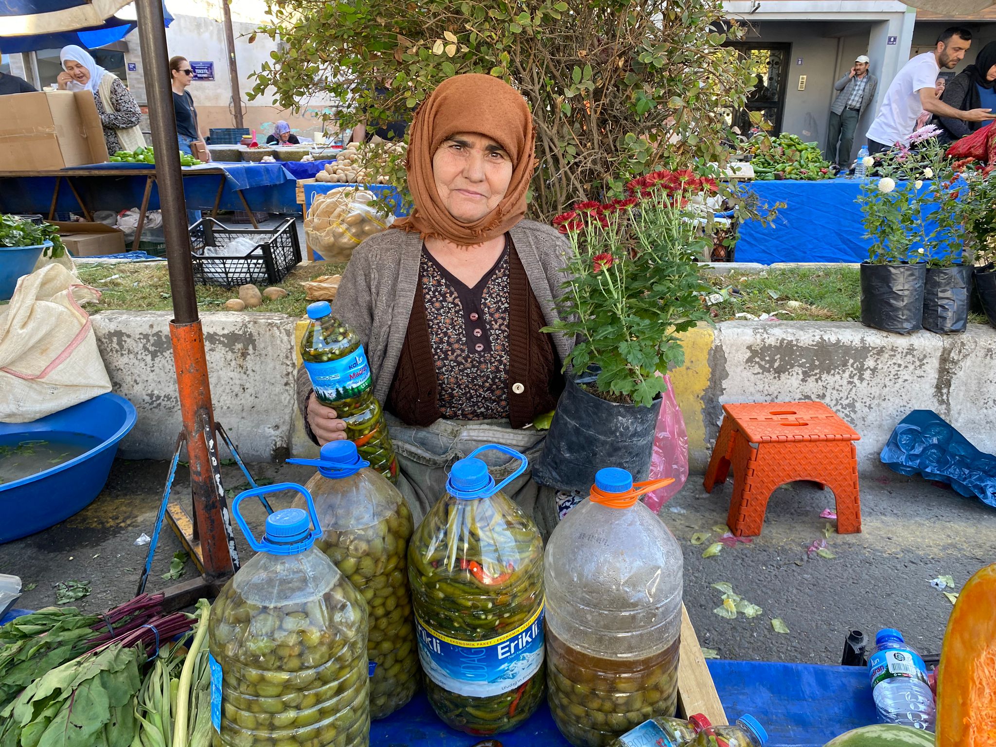 Aydın’ın emektar pazarcısı Hediye teyze