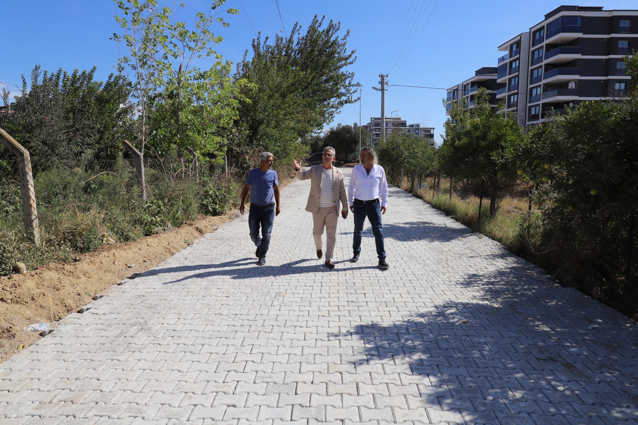 Başkan Tetik yol çalışmalarını inceledi