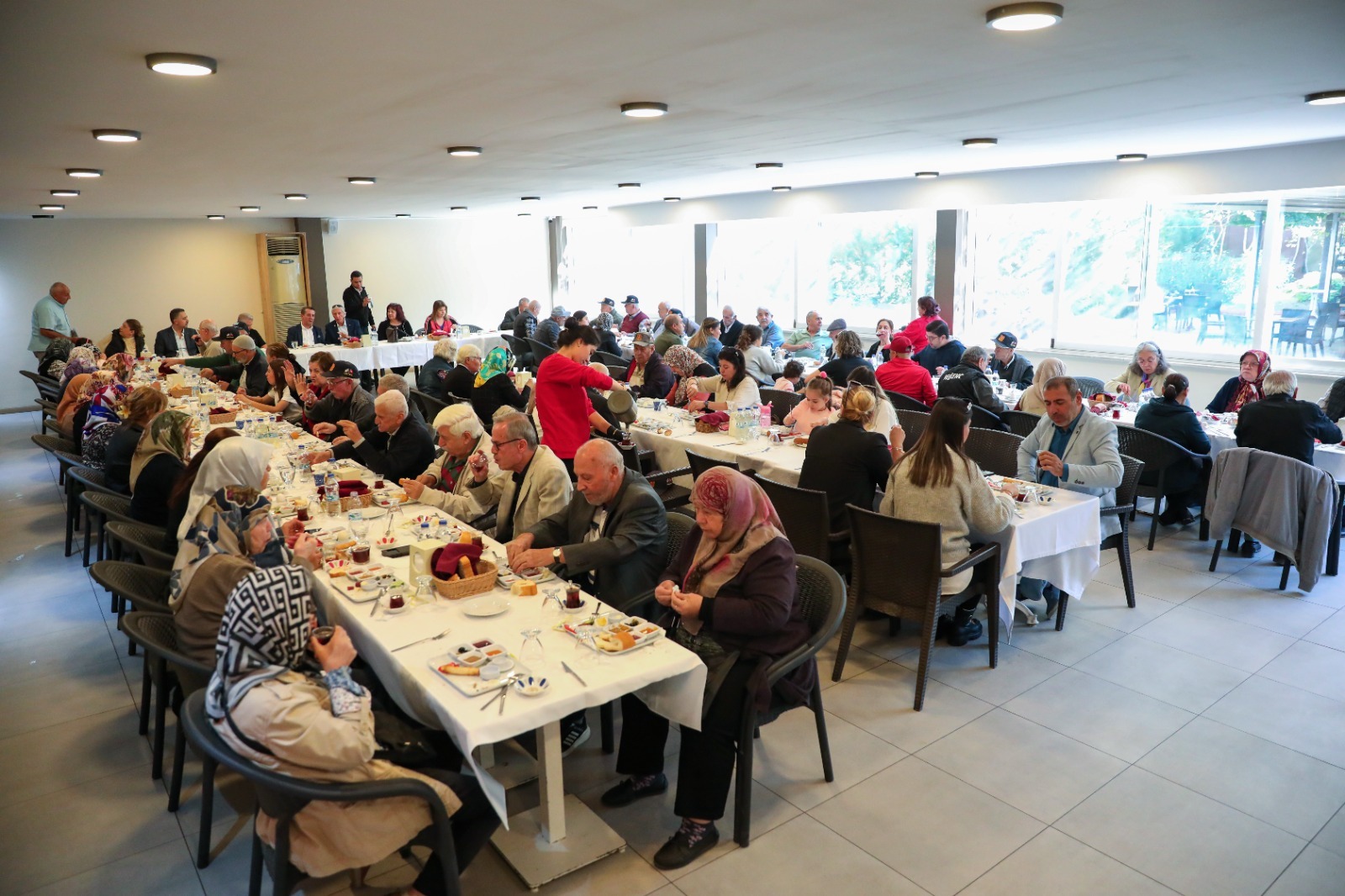 Başkan Yetişkin, şehit aileleri ve gazilerle kahvaltıda buluştu