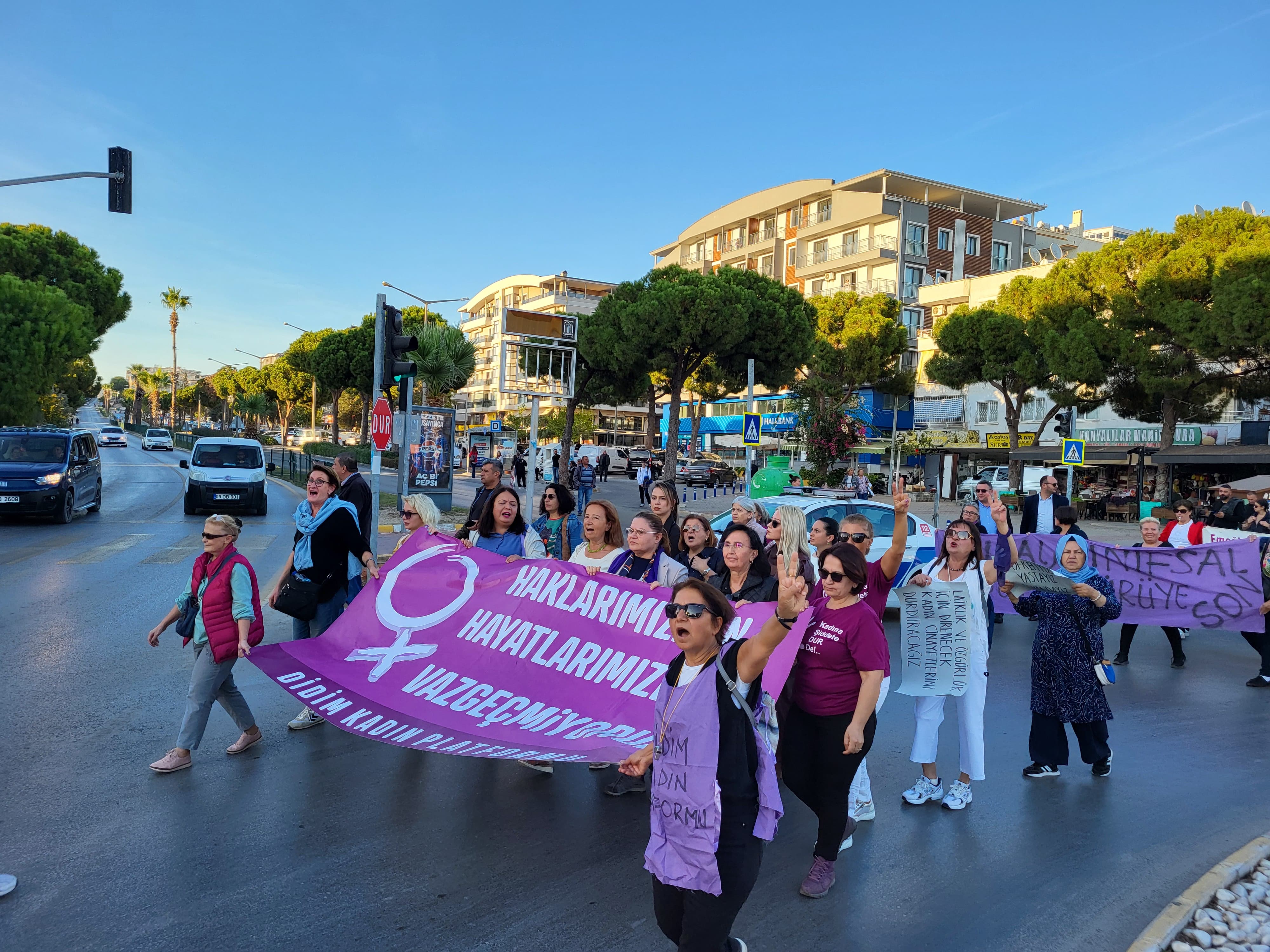 Didimli kadınlar: “Öldüren sevgi istemiyoruz!”