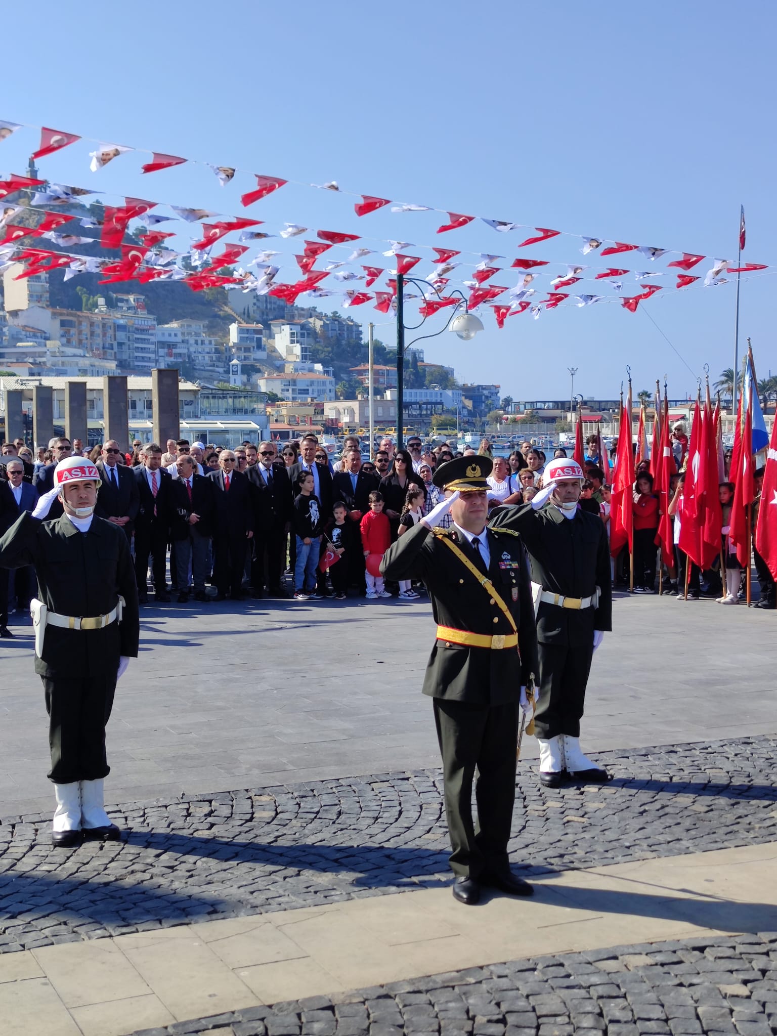 Kusadasinda Cumhuriyet Coskusu 29 Ekim Kutlamalari Torenle Basladi 515605 4B51D5080C68Cc56184321Ca586F43F2