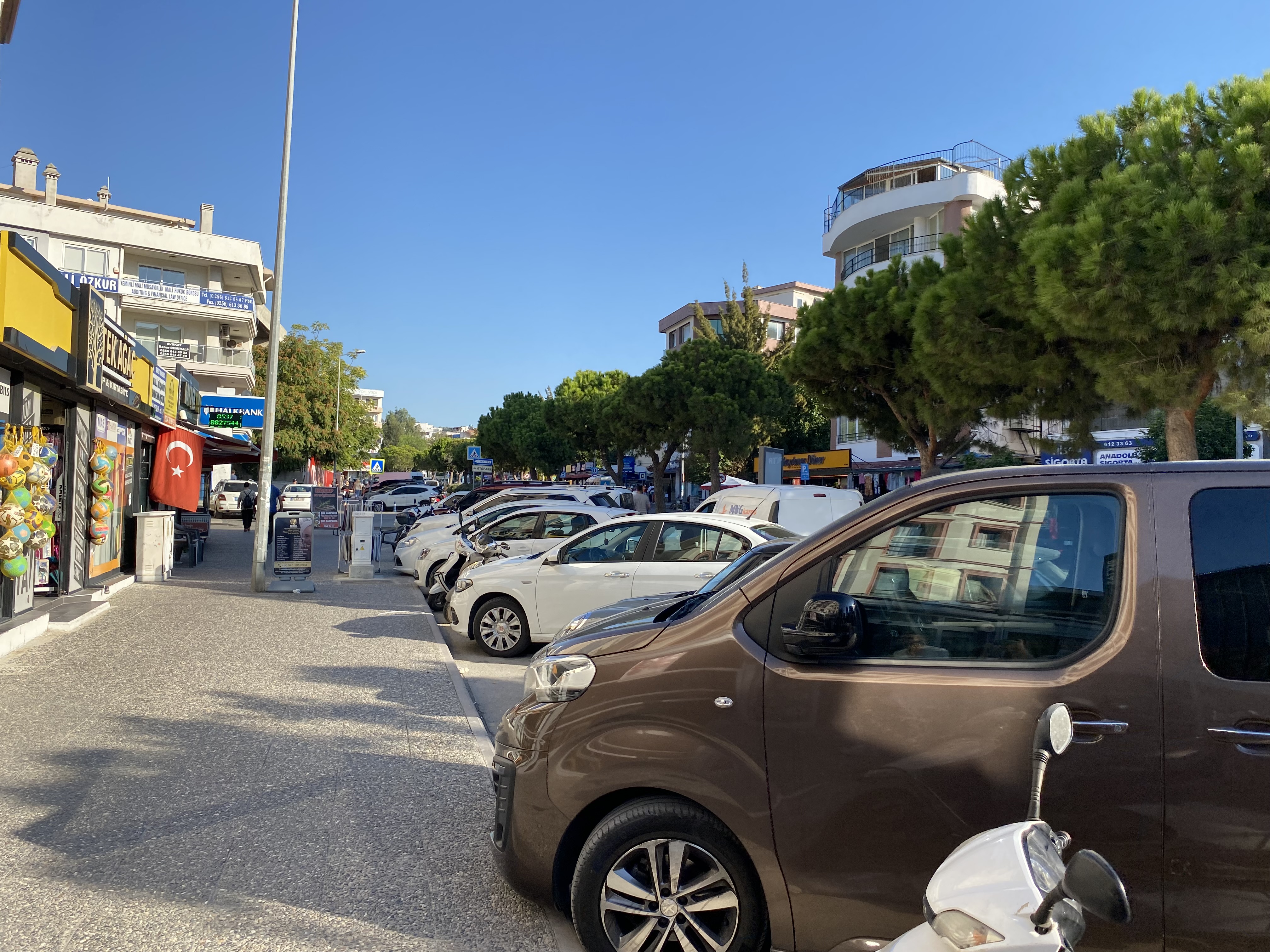 Kuşadası’nda park sorunu bitmiyor