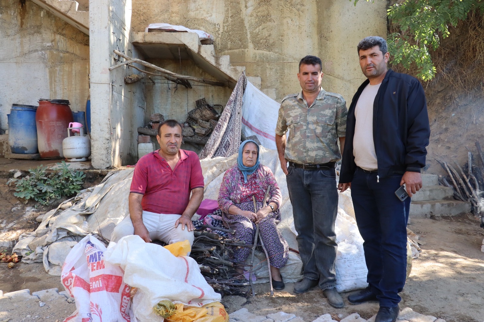 Nazilli'de engelli çiftin yolları yenilendi