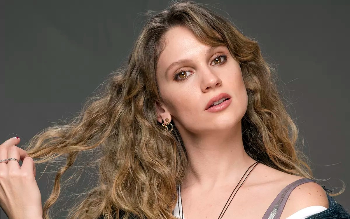 Farah Zeynep Abdullah Altın Portakal’da ödülünü kadınlara adadı