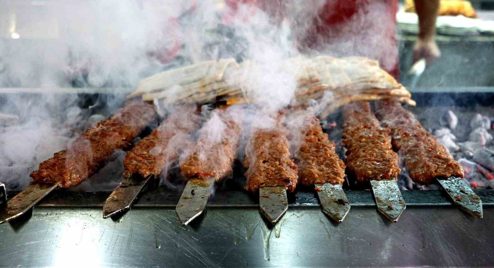 Adana kebap şoku! Müşterilere kebap diye kalp yediriyorlarmış 