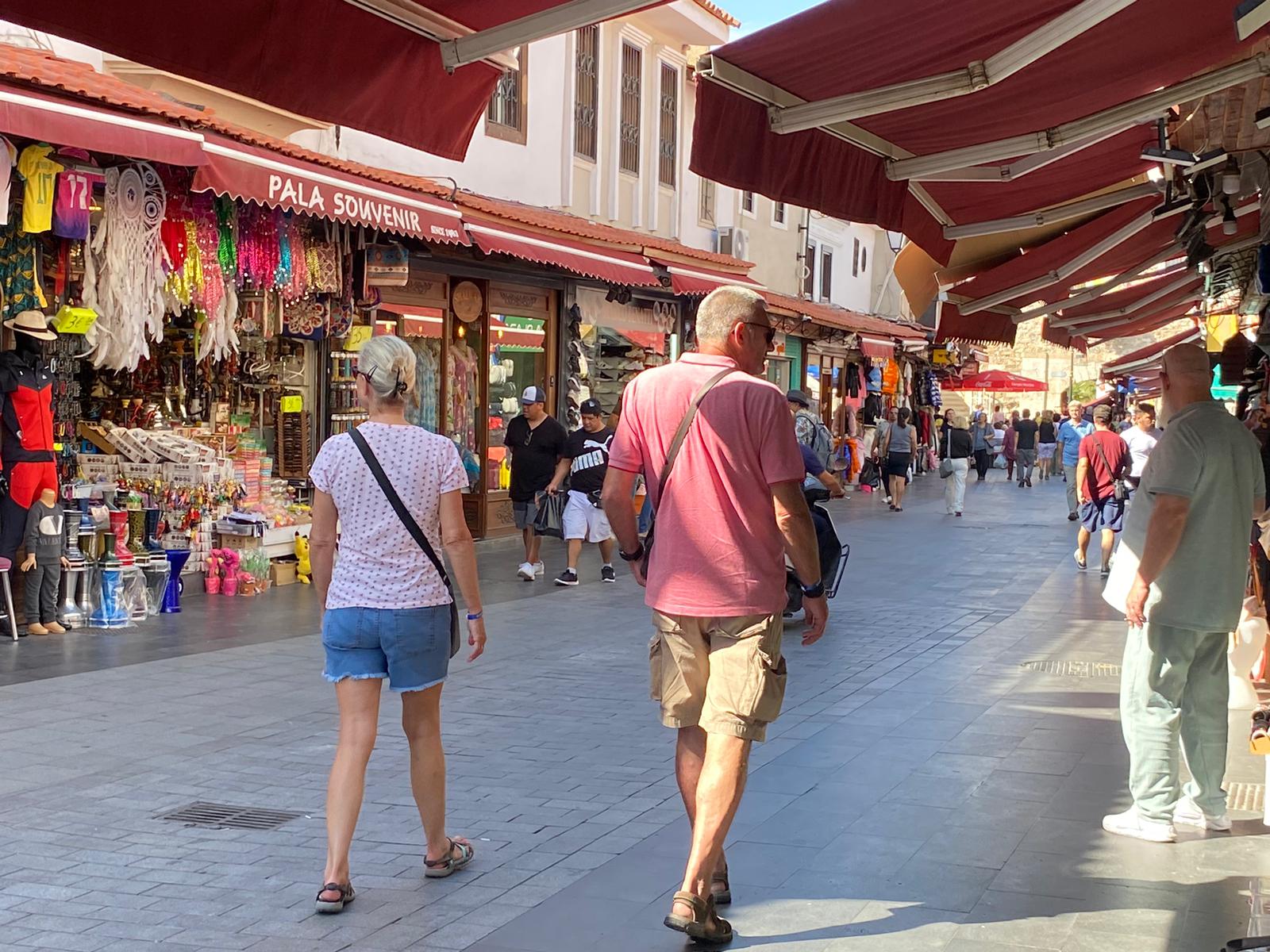 Kuşadası 3500 turist ağırladı