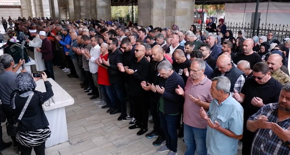 Sağlık camiası kahroldu! Yan yana ölen doktorlar toprağa verildi