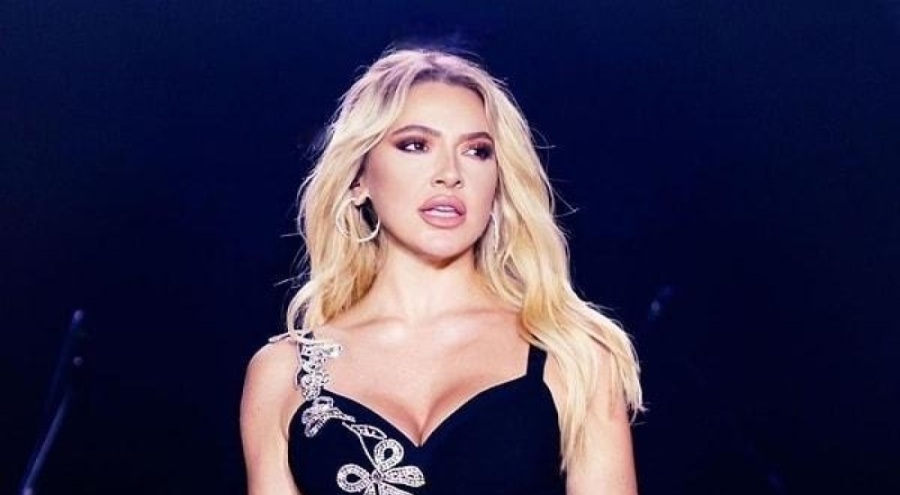 Hadise, açtı ağzını yumdu gözünü: “Allah Belalarını versin!”  