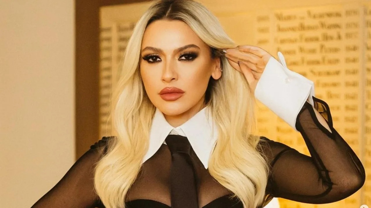 Hadise, açtı ağzını yumdu gözünü: “Allah Belalarını versin!”  