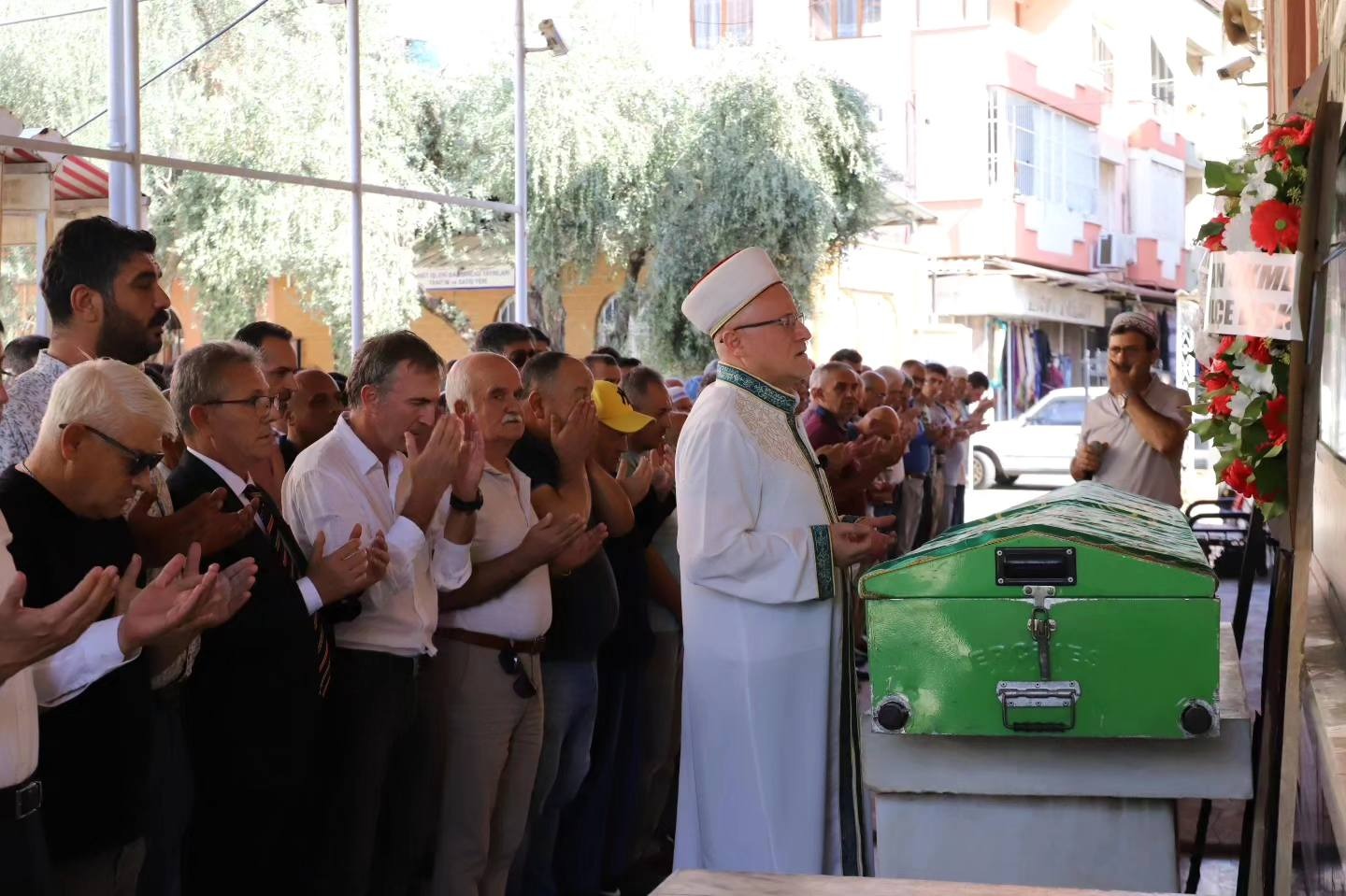 Dede Yüksel Özcan son yolculuğuna uğurlandı