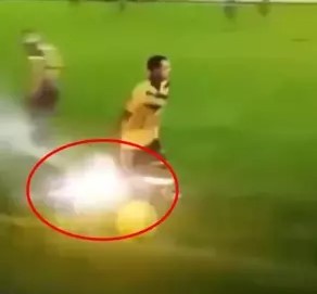 Sahada büyük dehşet! Gol sevinci yaşarken 3 parmağını kaybetti 