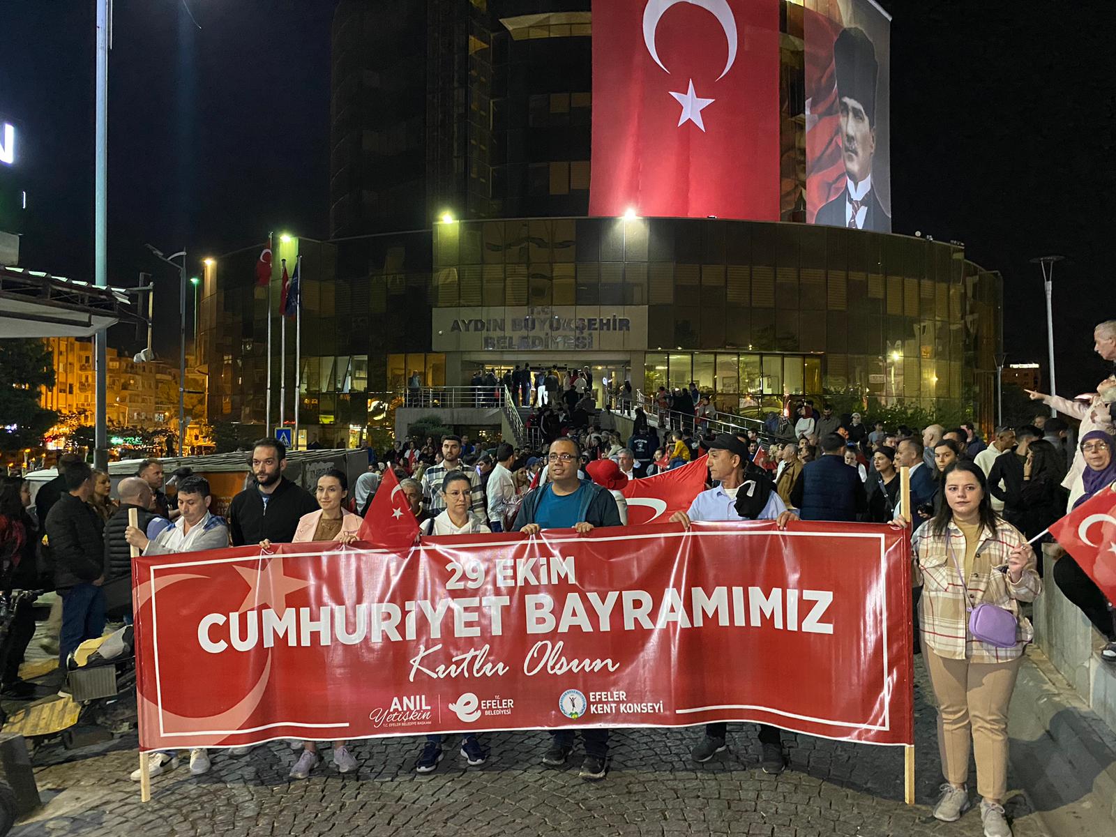 Aydın’da fenerler Cumhuriyet Bayramı için yakıldı