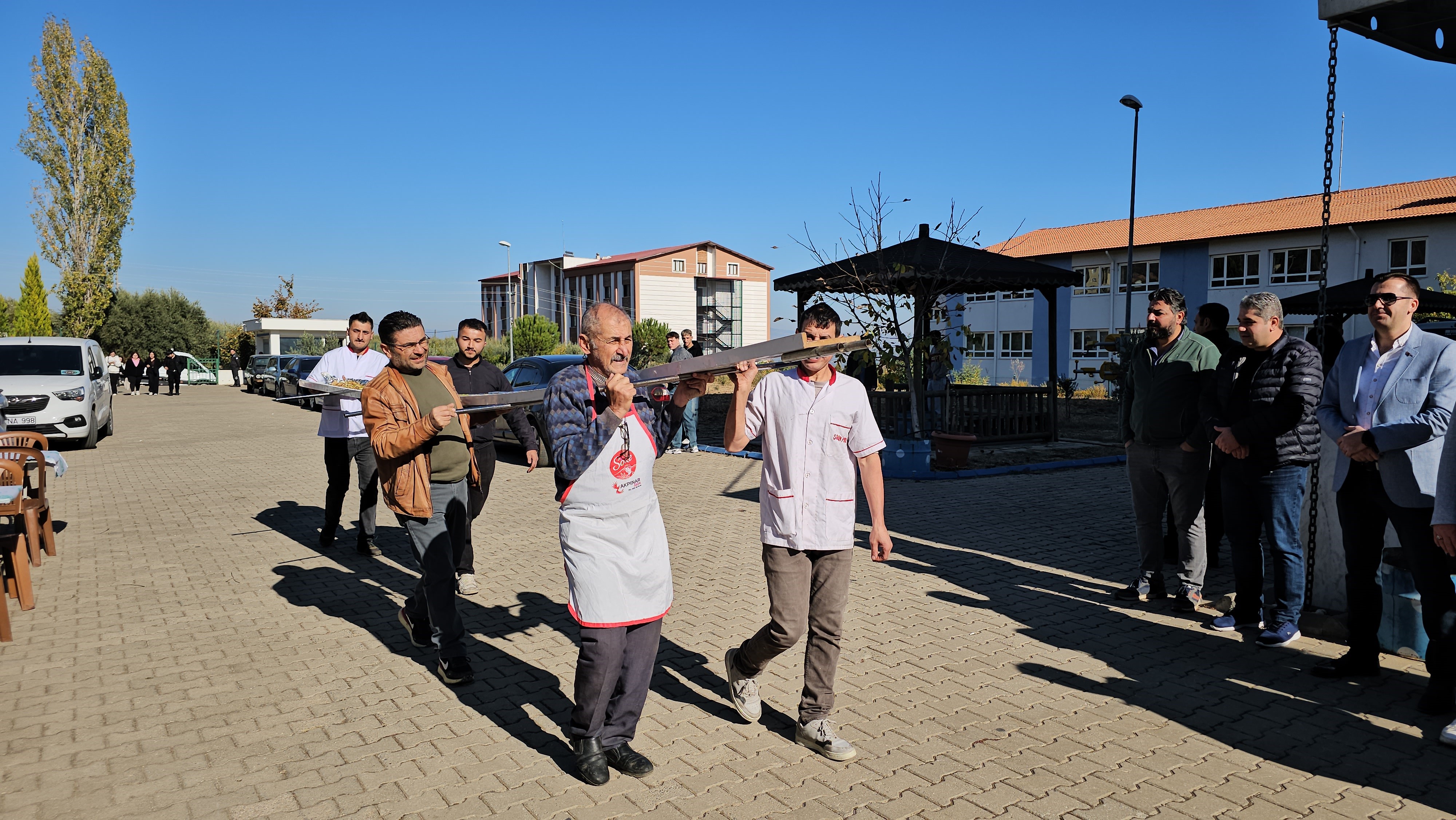 Aydın'da üniversite öğrencilerine büyük şok! Yerel esnafın yaptığıyla hayrete düştüler