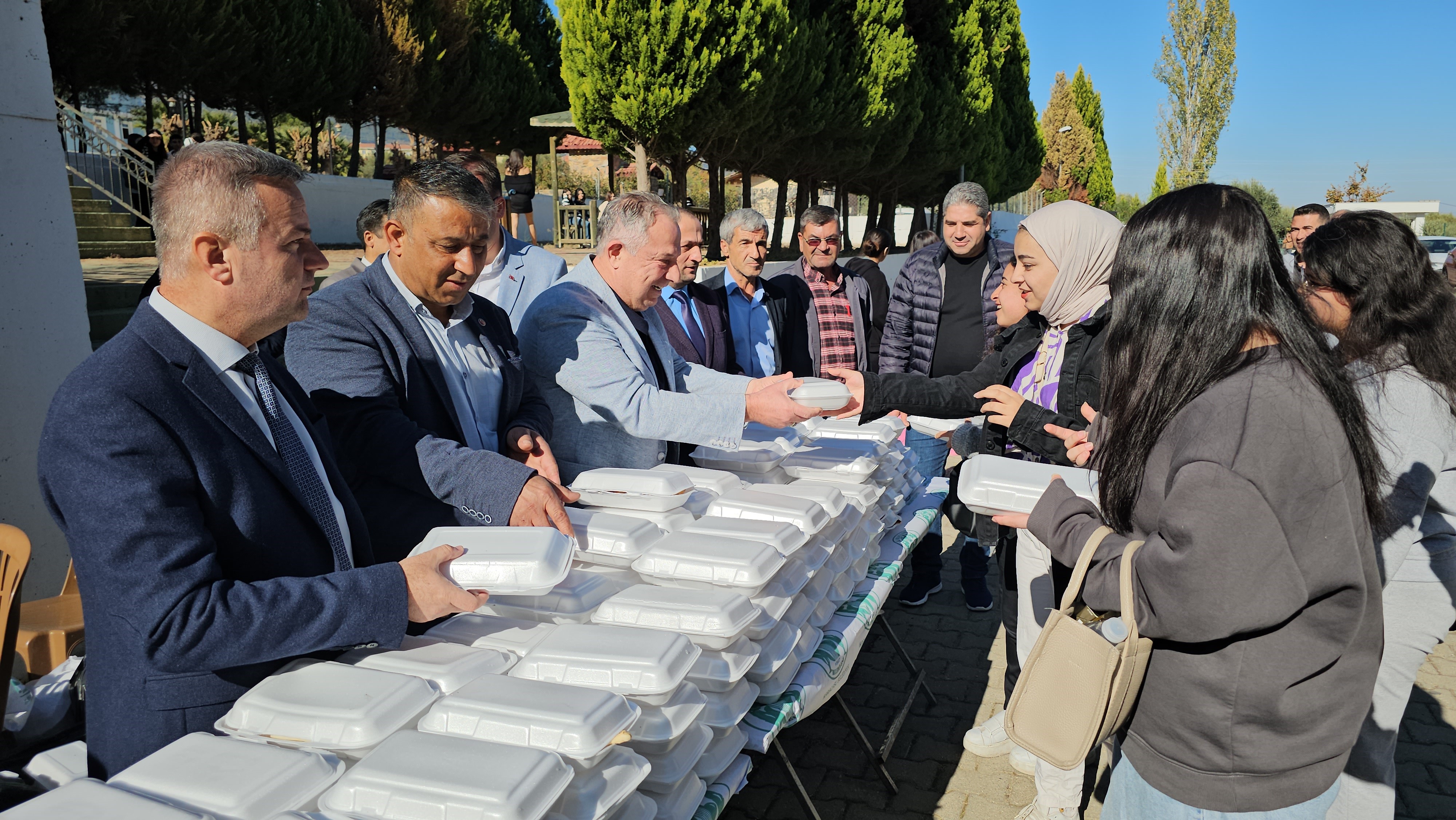 Aydın'da üniversite öğrencilerine büyük şok! Yerel esnafın yaptığıyla hayrete düştüler