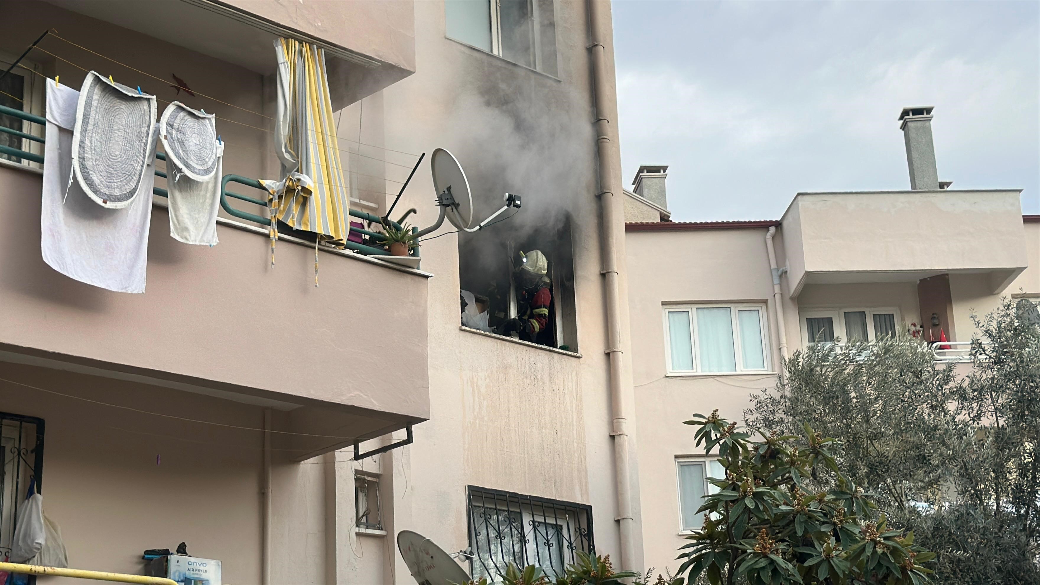 Aydın'da korkutan yangın! Elektrikli battaniye evi yaktı