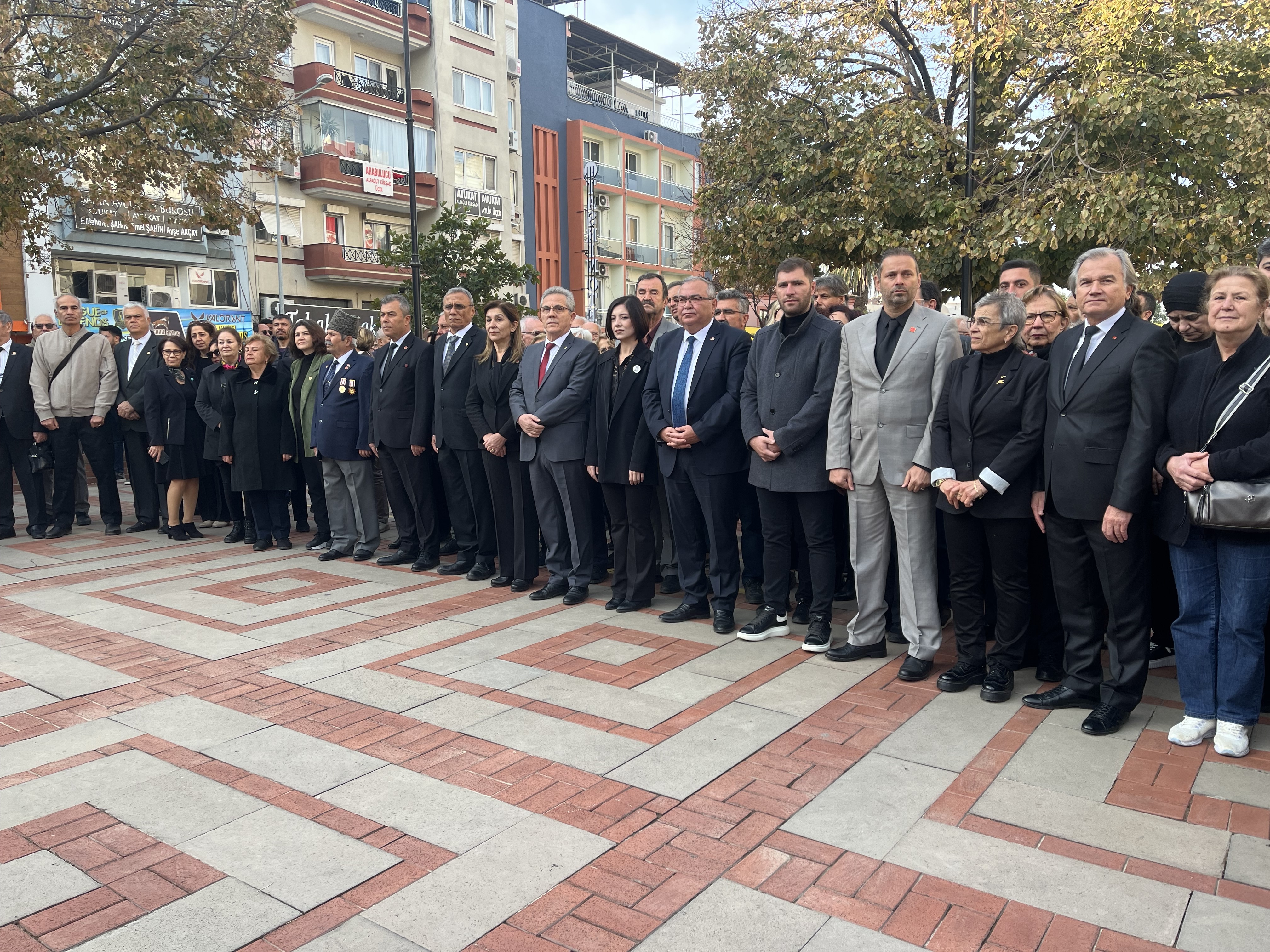 CHP ve ADD Atatürk'ü andı: “Onun yolu yolumuz olmaya devam edecek” 