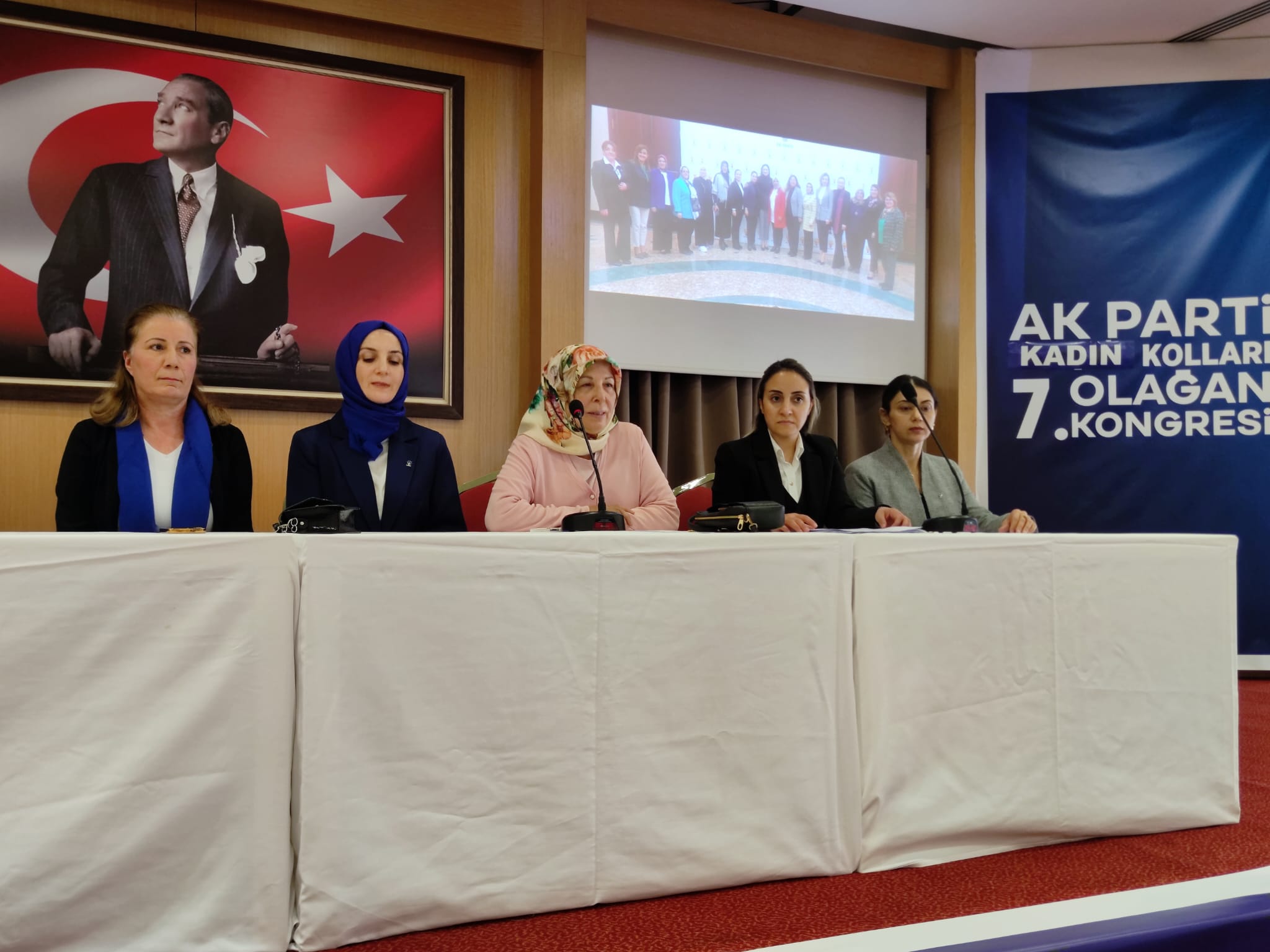 AK Parti Kuşadası’nda kongre heyecanı