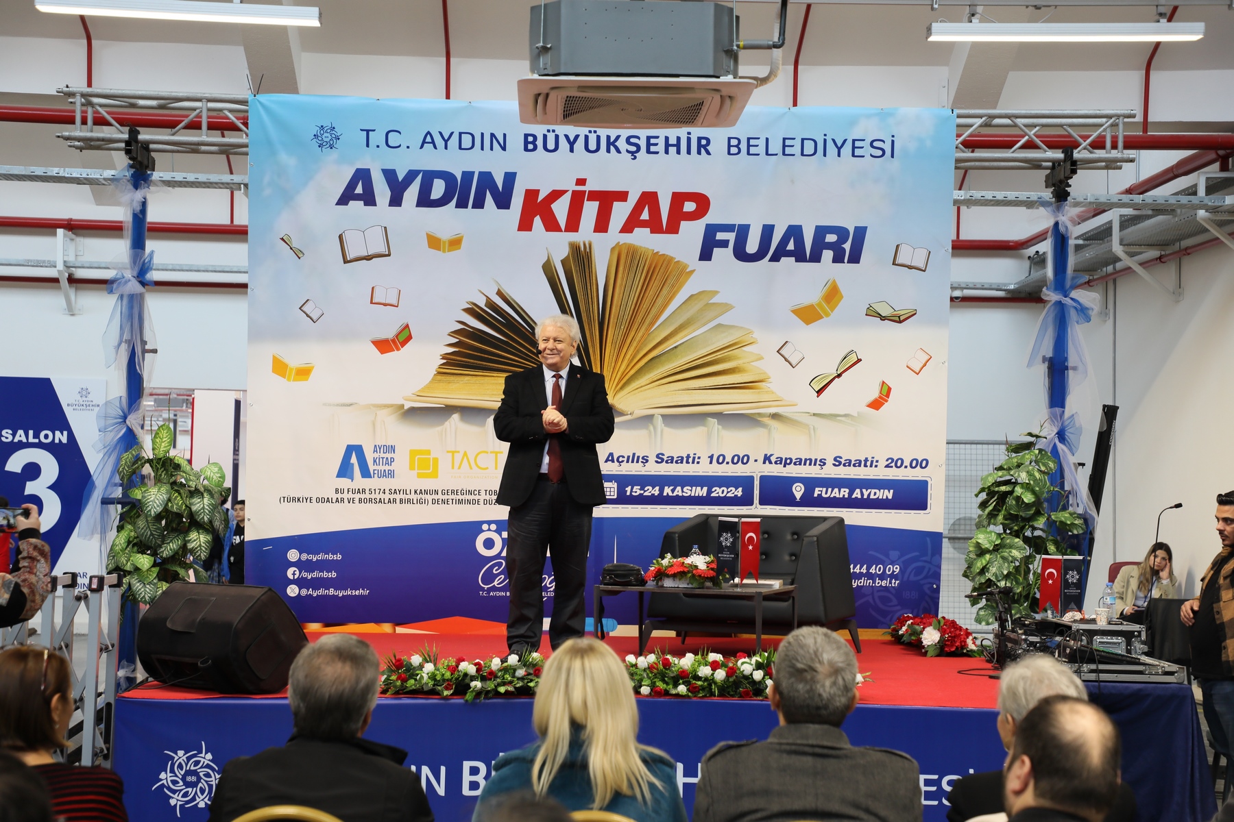 Aydin Kitap Fuari Yogun Katilimla Suruyor 521178 65766C7Ddcda1Fd273Dd197Dfc47C2A6