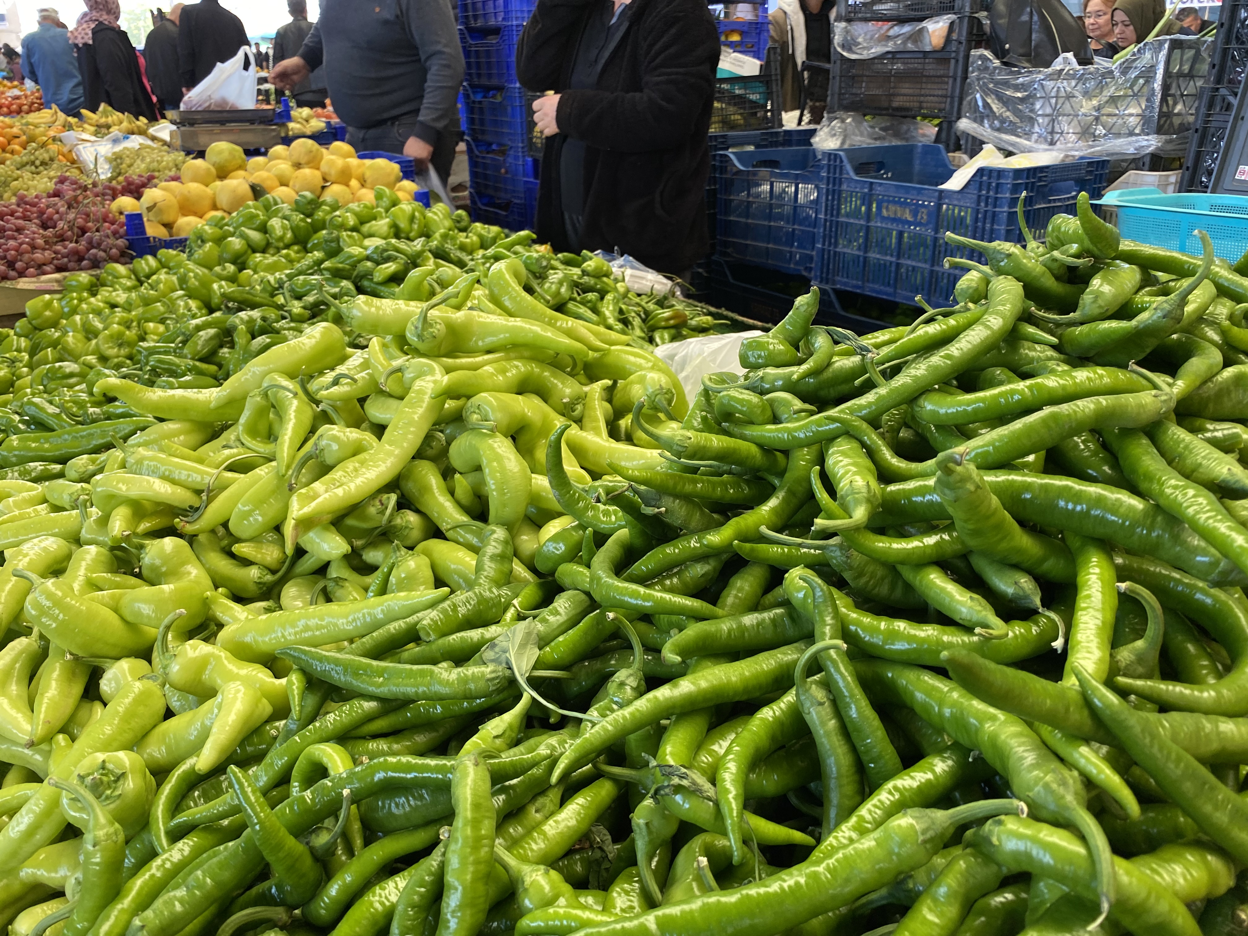 Biber fiyatları cep yakıyor; “Vatandaş bir kilo biber alamıyor”